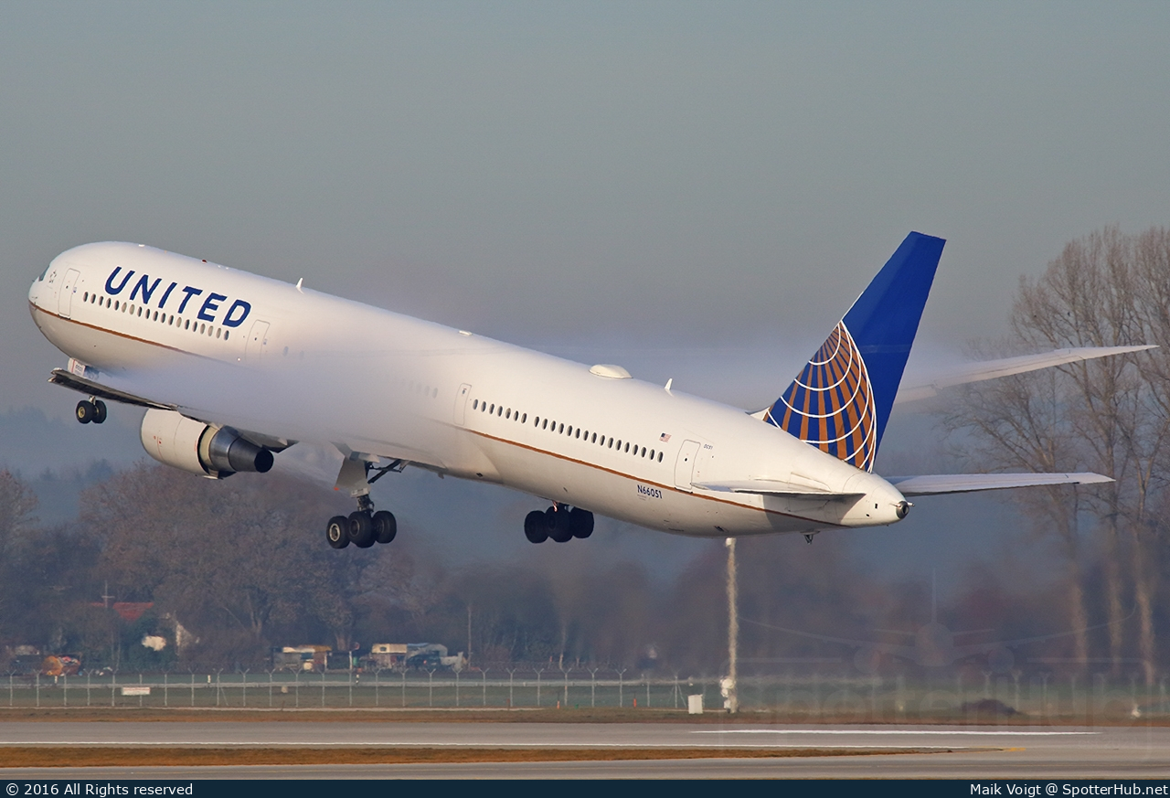 Photo of N66051 - Boeing 767-424(ER) operated by United Airlines