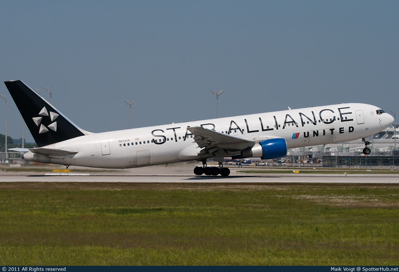 Photo of N653UA - Boeing 767-322(ER) operated by United Airlines