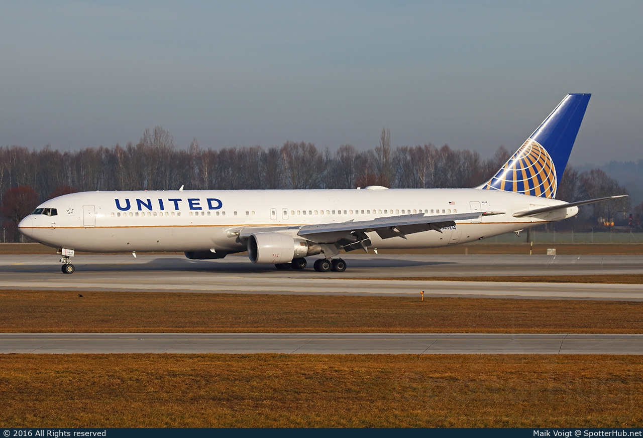 Photo of N649UA - Boeing 767-322(ER) operated by United Airlines