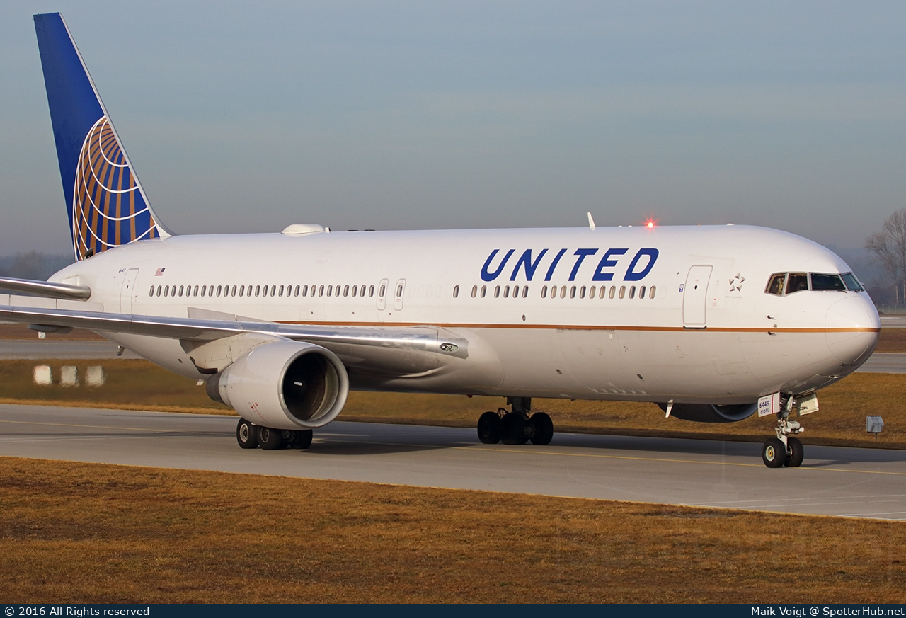 Photo of N649UA - Boeing 767-322(ER) operated by United Airlines