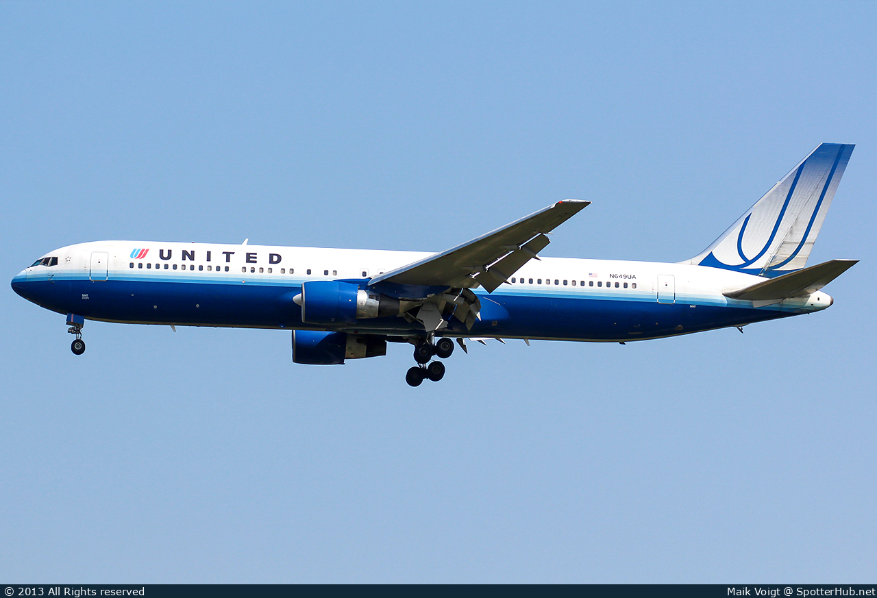 Photo of N649UA - Boeing 767-322(ER) operated by United Airlines