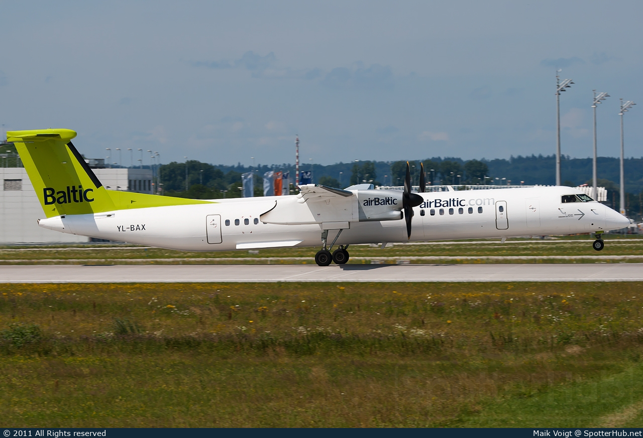Photo of YL-BAX - Bombardier DHC-8-402 Dash 8 Q400 operated by airBaltic