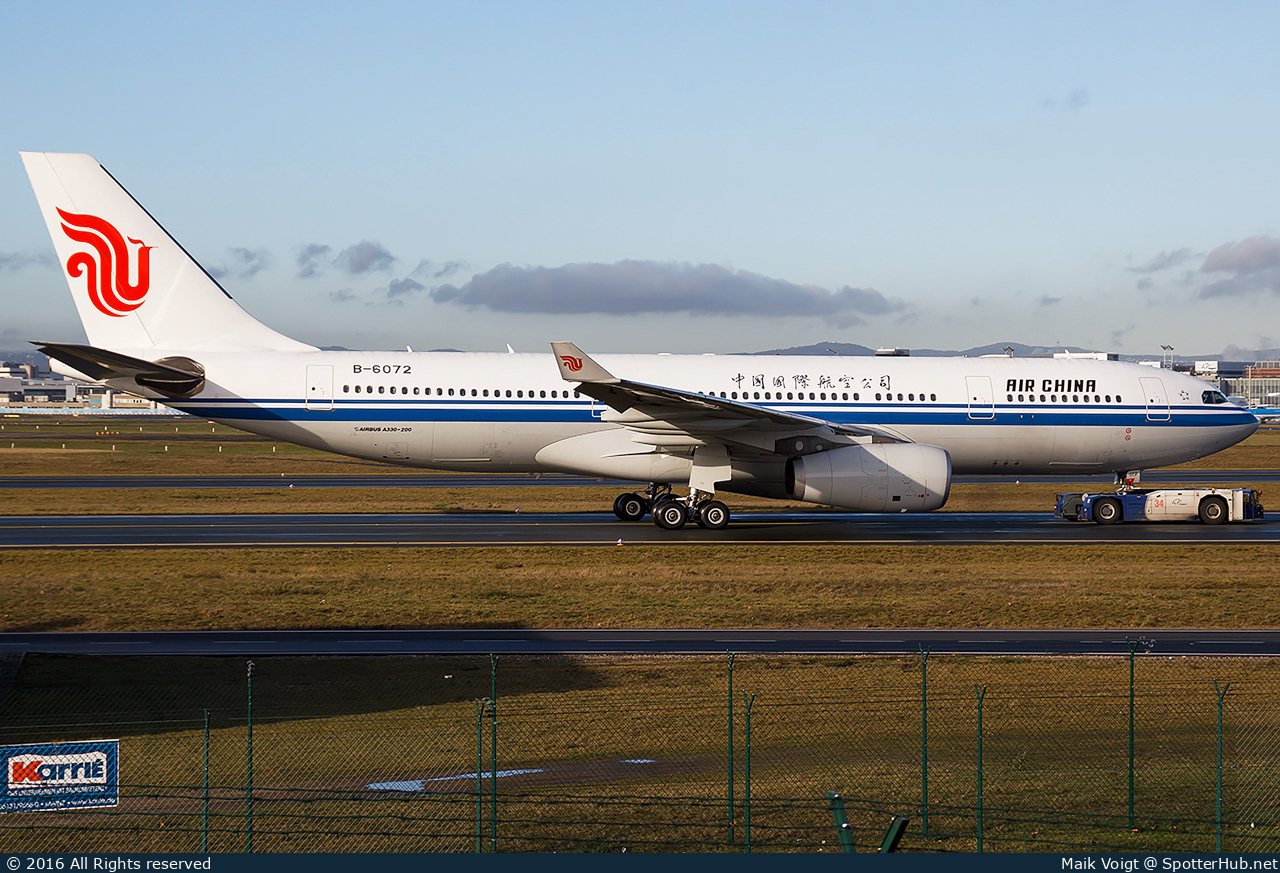 Photo of B-6072 - Airbus A330-243 operated by Air China