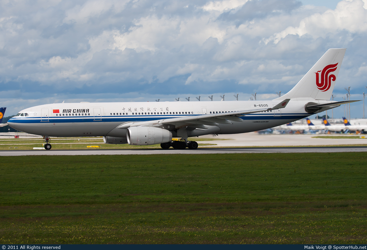 Photo of B-6505 - Airbus A330-243 operated by Air China