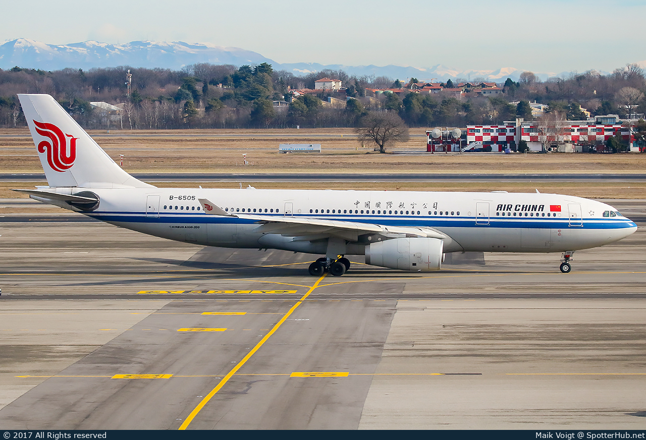 Photo of B-6505 - Airbus A330-243 operated by Air China