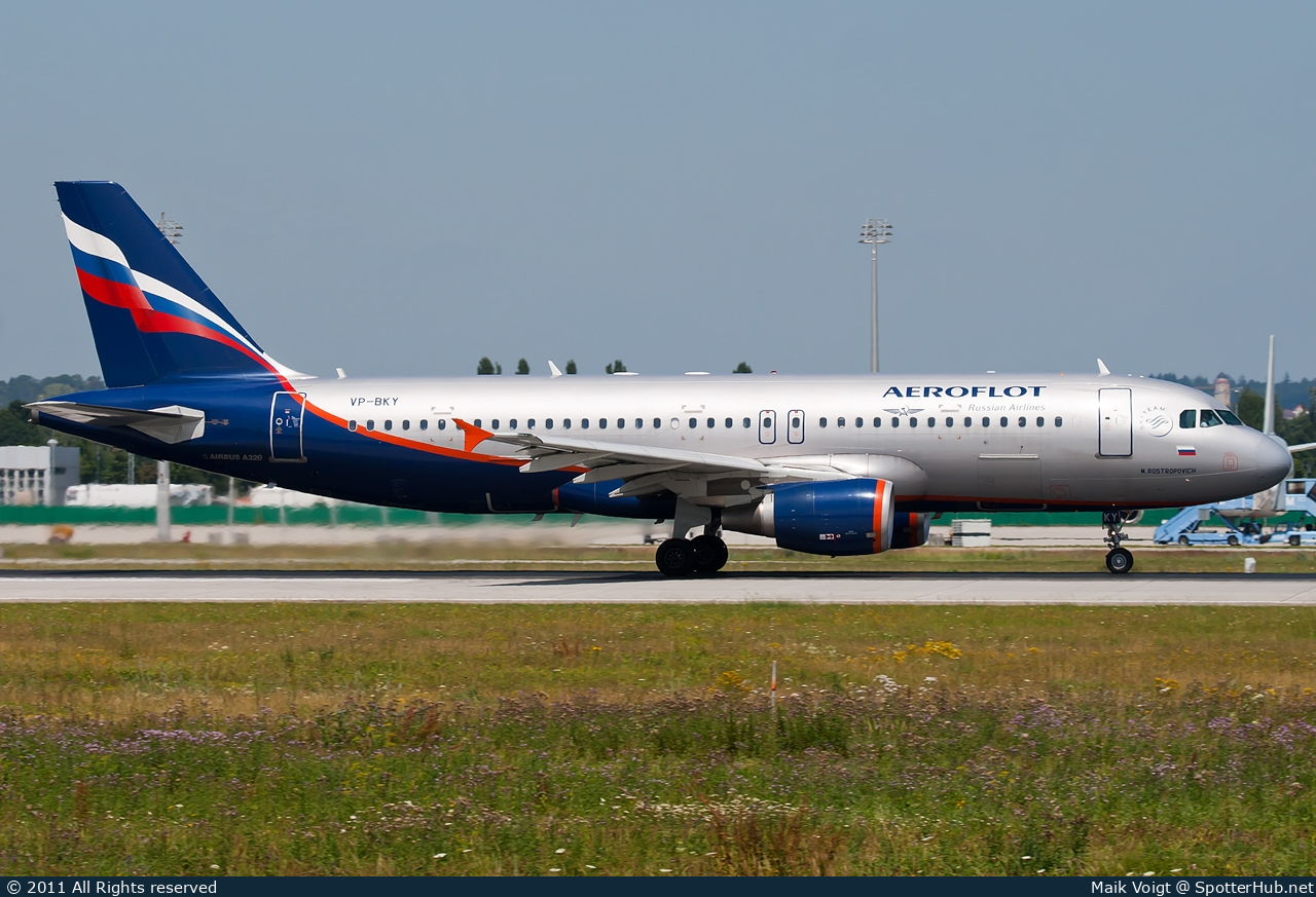 Photo of VP-BKY - Airbus A320-214 operated by Aeroflot