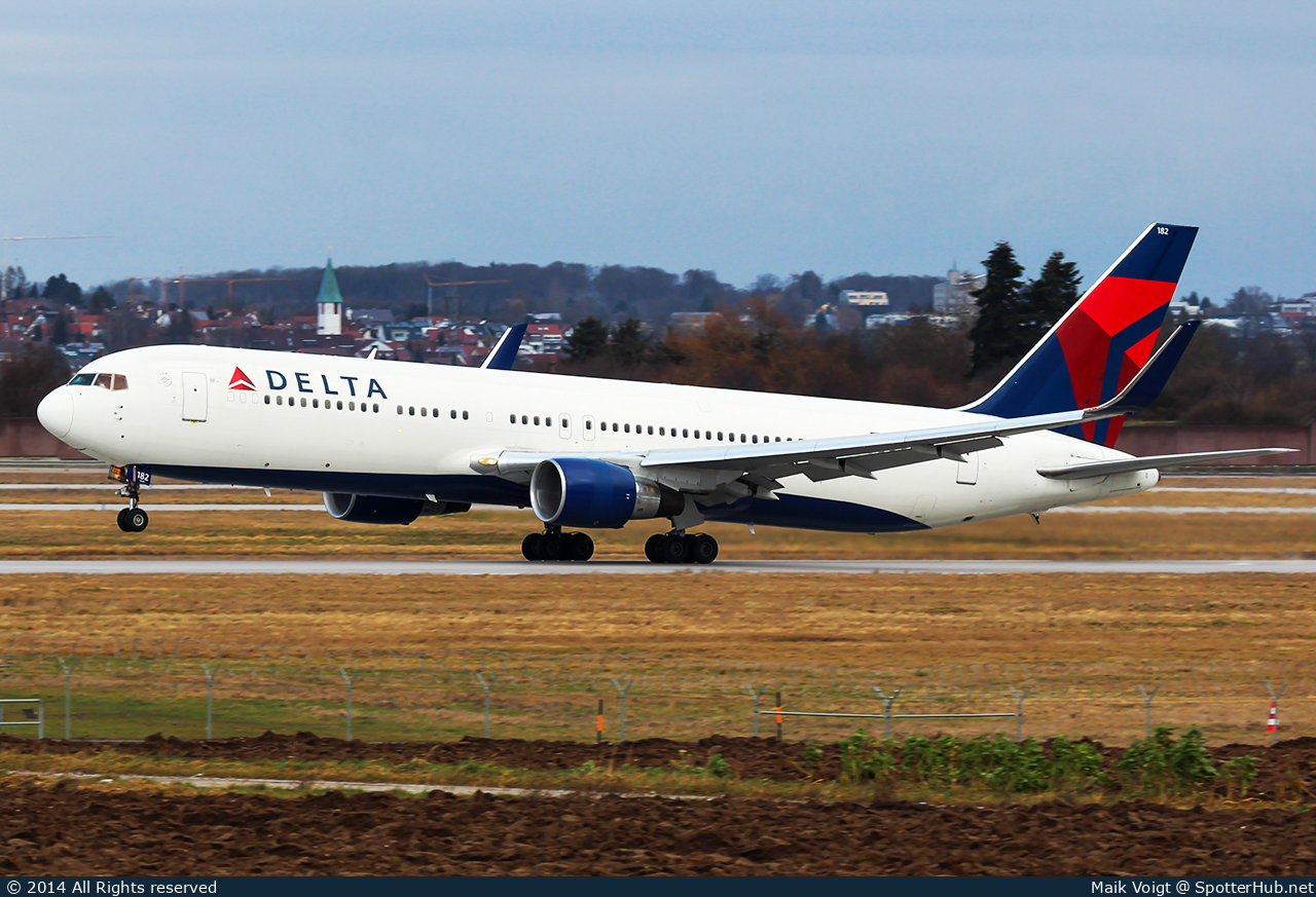 Photo of N182DN - Boeing 767-332(ER) operated by Delta Air Lines