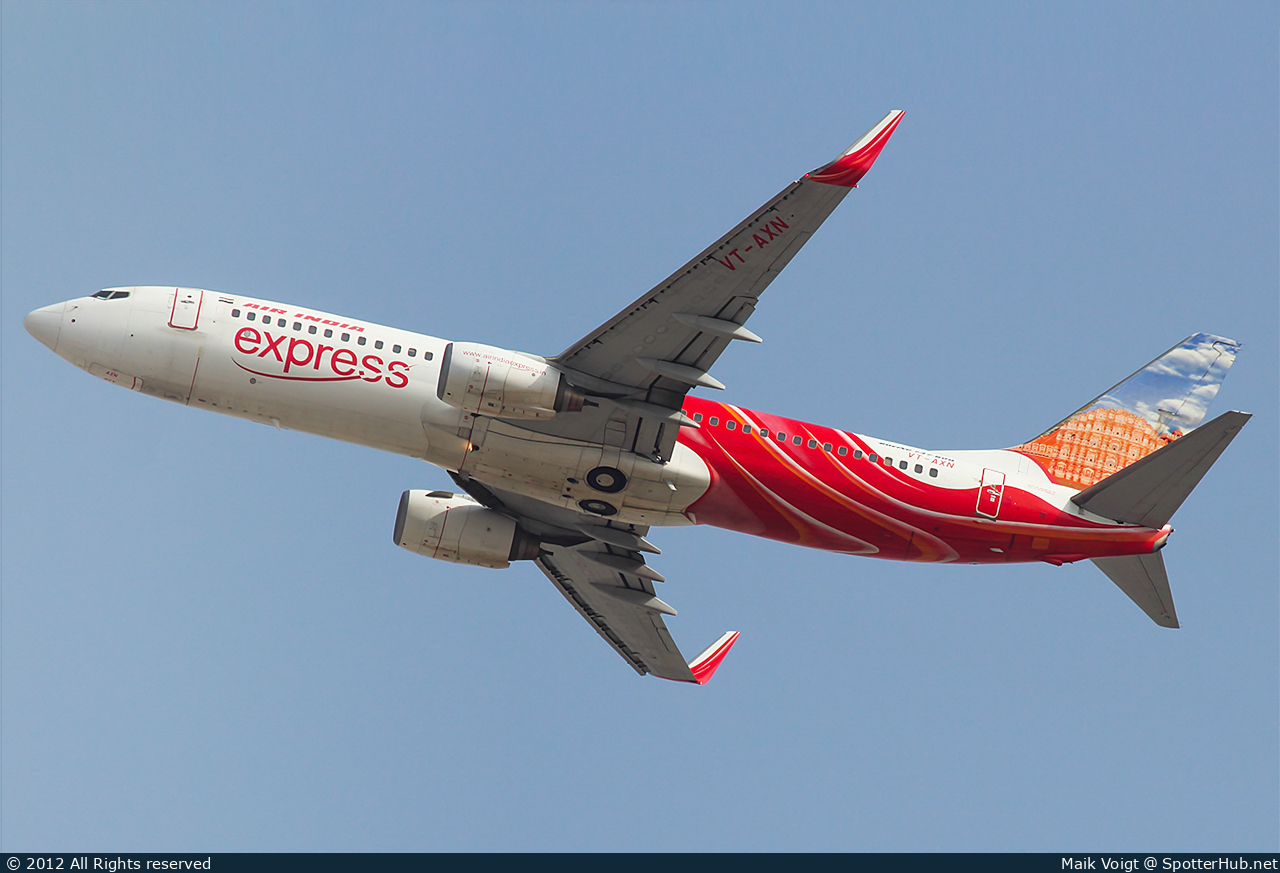 Photo of VT-AXN - Boeing 737-8HG operated by Air India Express