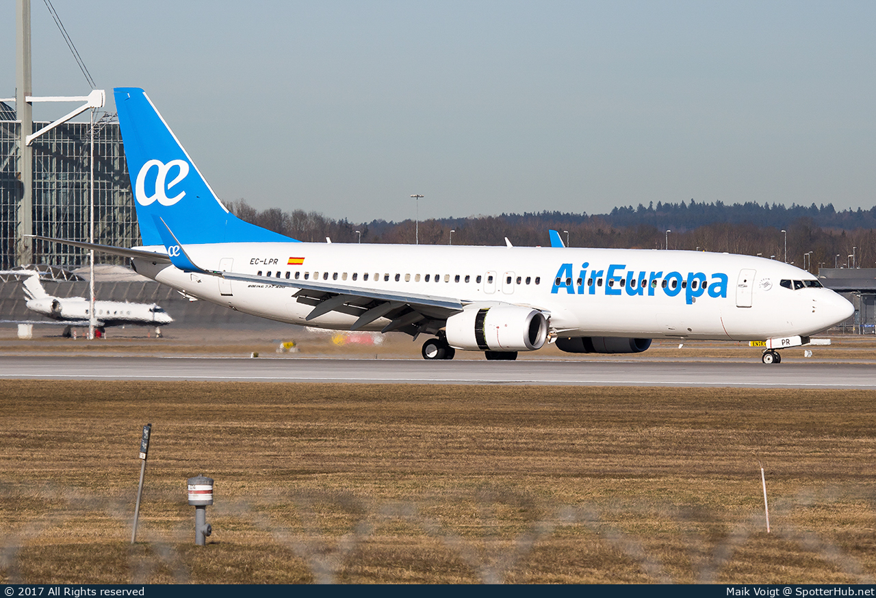 Photo of EC-LPR - Boeing 737-85P operated by Air Europa