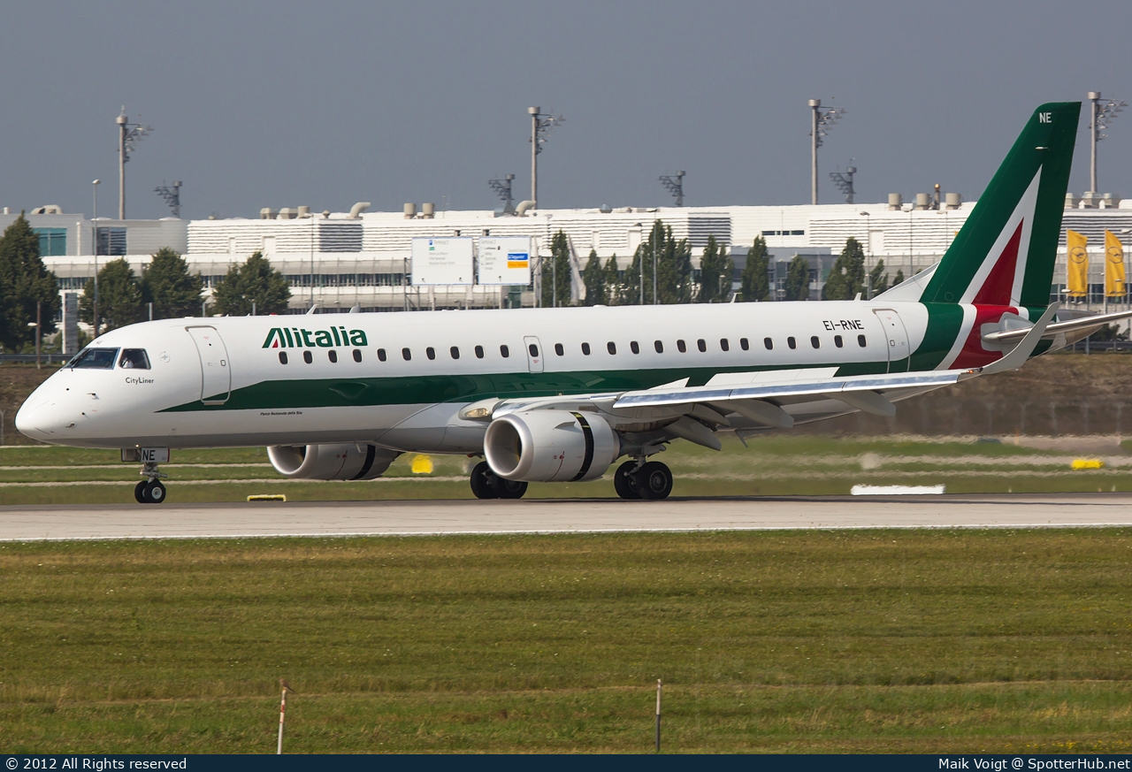 Photo of EI-RNE - Embraer ERJ-190STD operated by Alitalia CityLiner