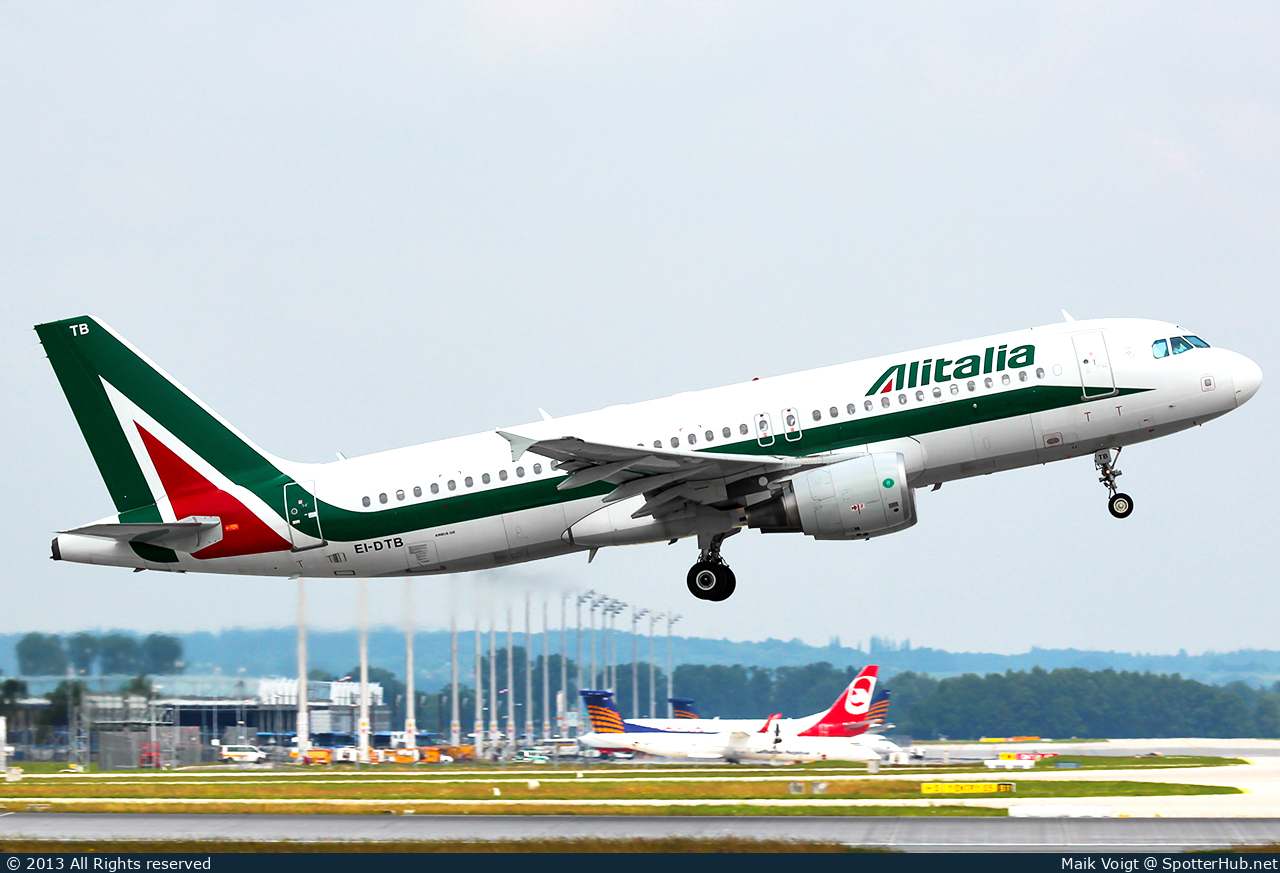Photo of EI-DTB - Airbus A320-216 operated by Alitalia
