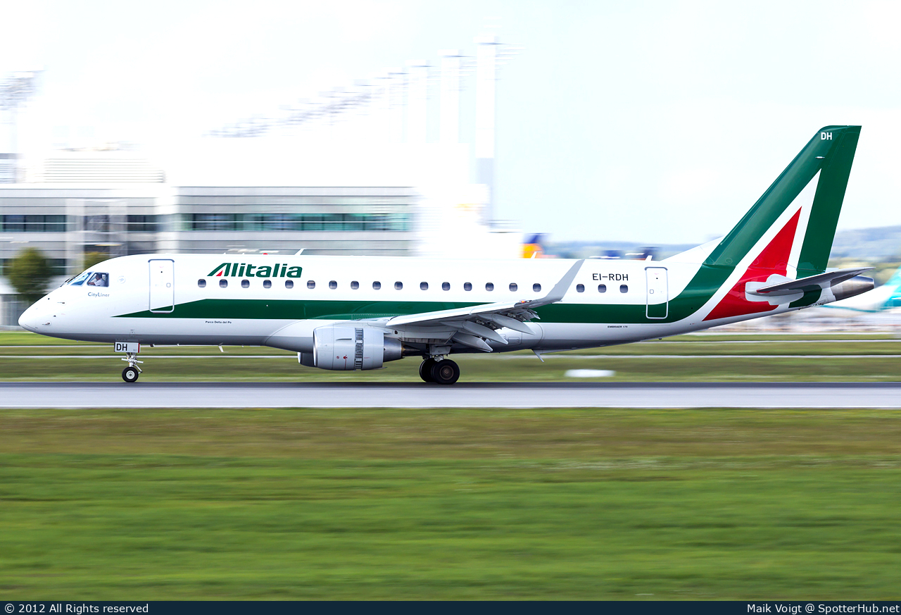 Photo of EI-RDH - Embraer ERJ-175STD operated by Alitalia CityLiner