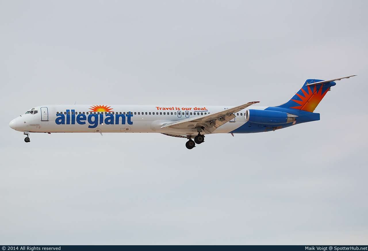 Photo of N403NV - McDonnell Douglas MD-88 operated by Allegiant Air