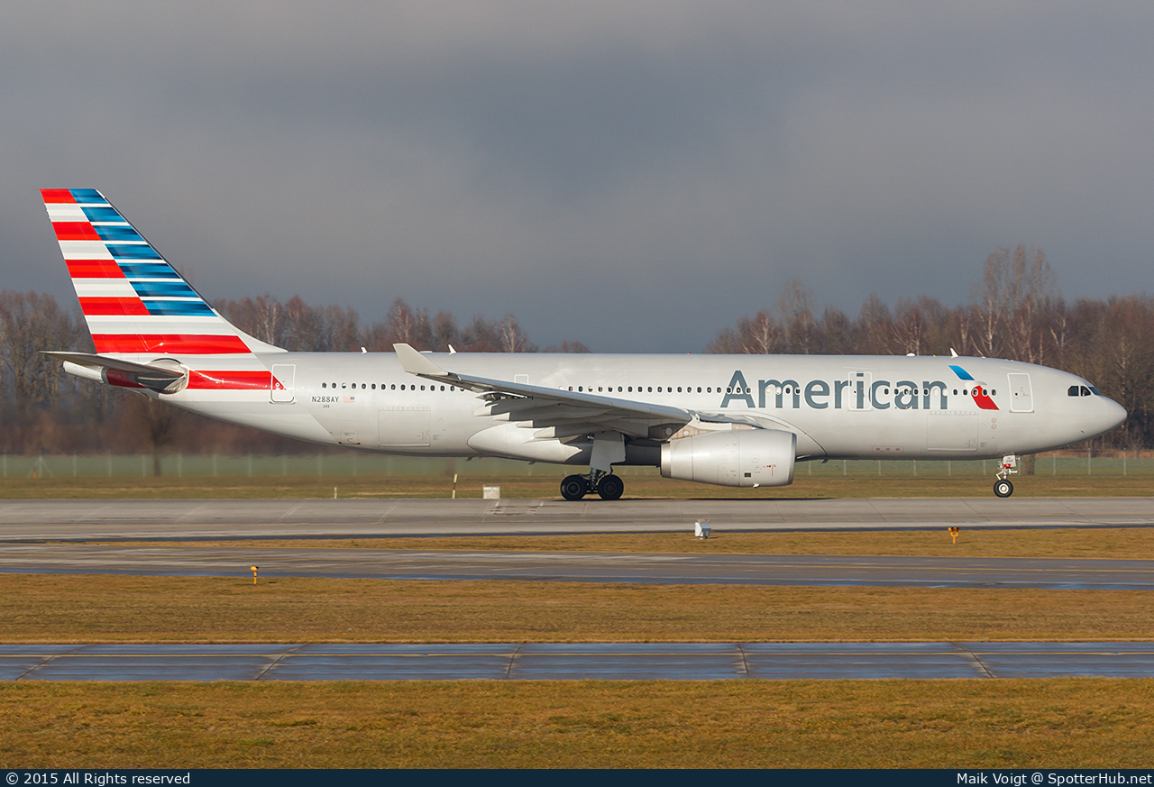 Photo of N292AY - Airbus A330-243 operated by American Airlines