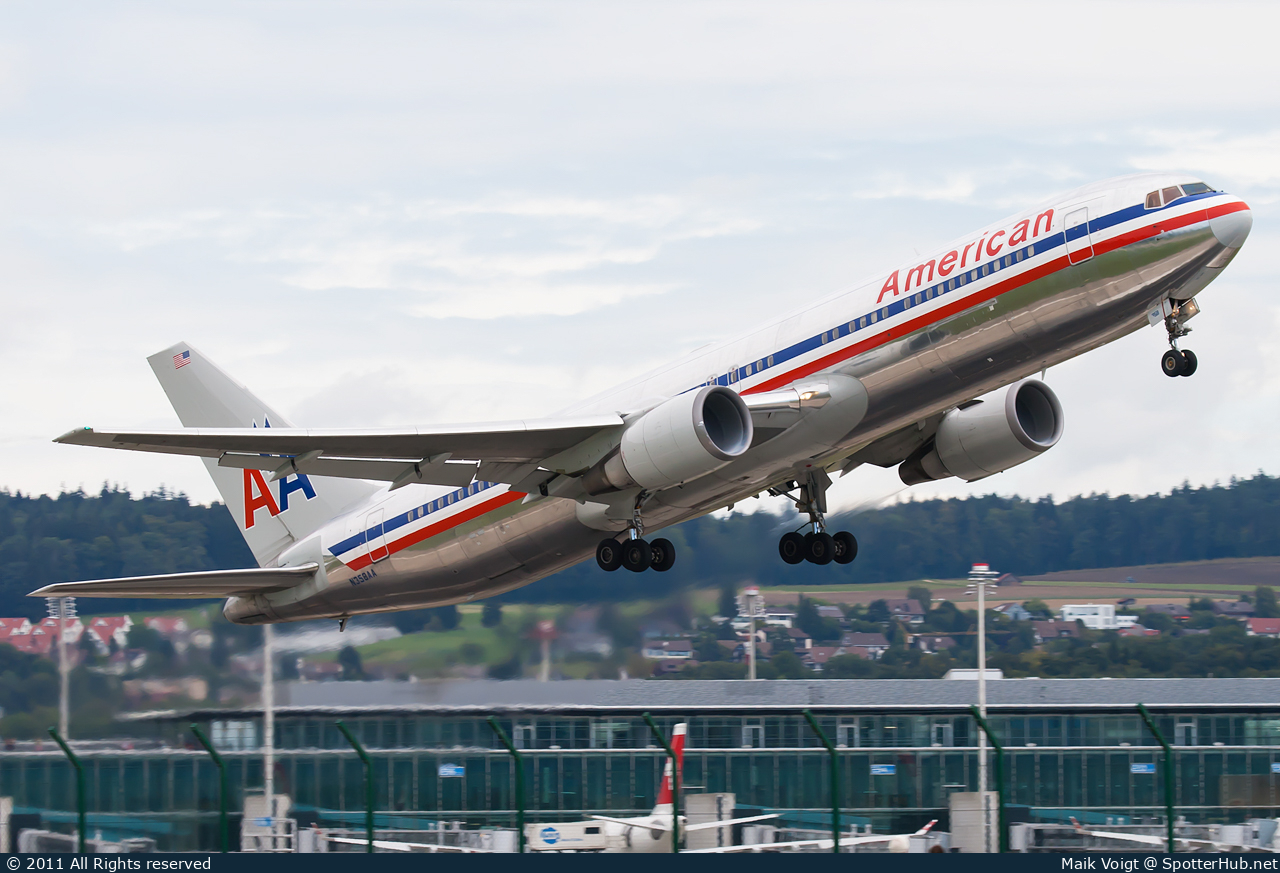 Photo of N358AA - Boeing 767-323(ER) operated by American Airlines