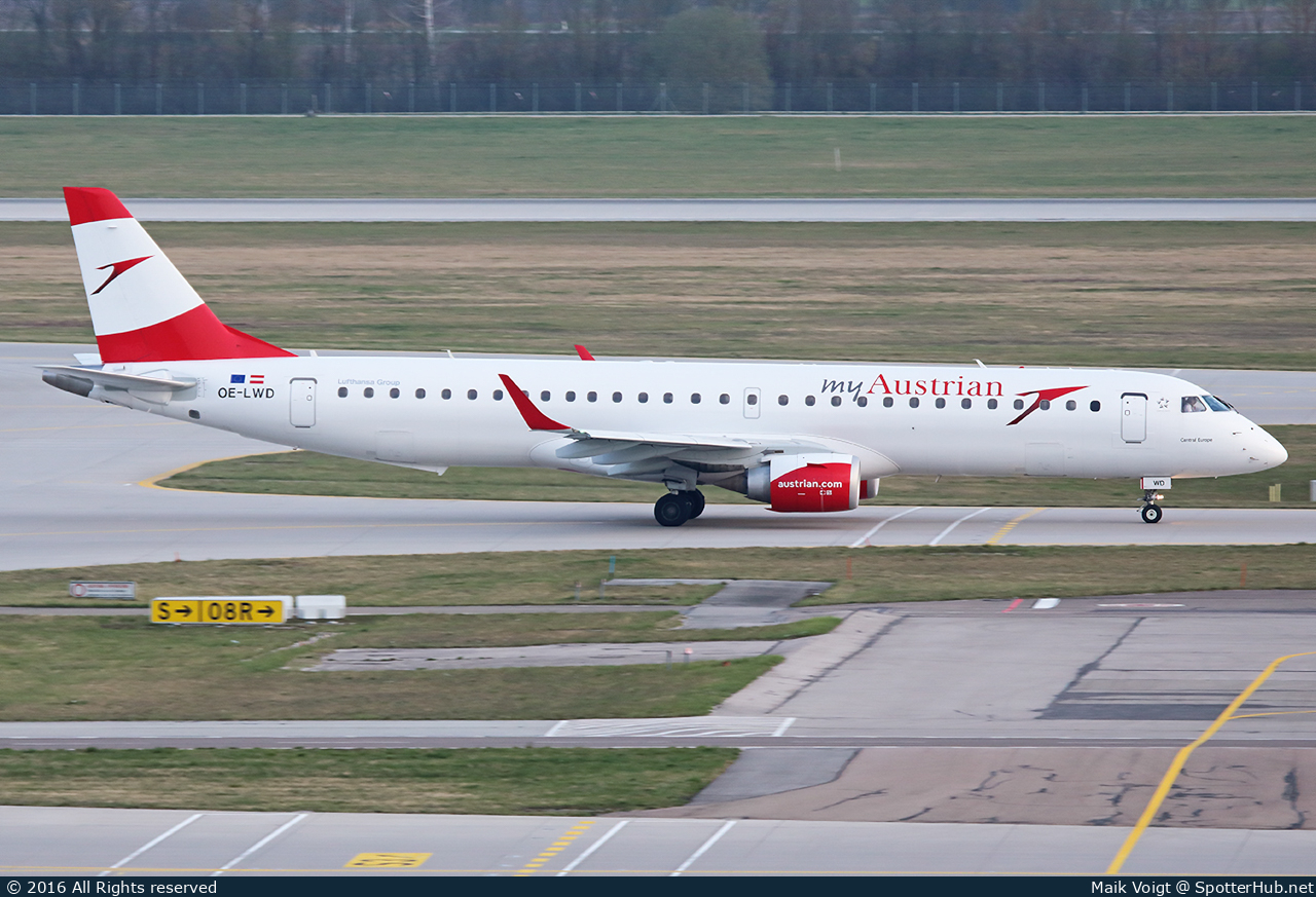 Photo of OE-LWD - Embraer ERJ-195LR operated by Austrian Airlines