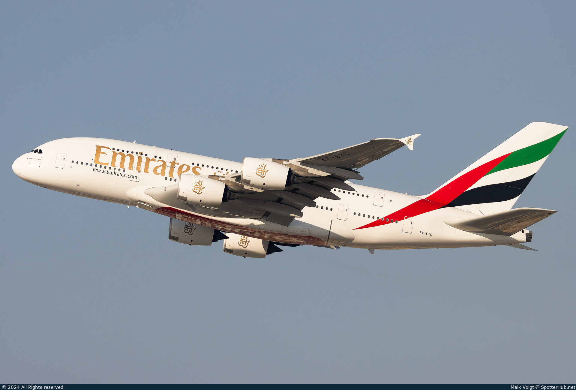Photo of A6-EVC - Airbus A380-842 operated by Emirates