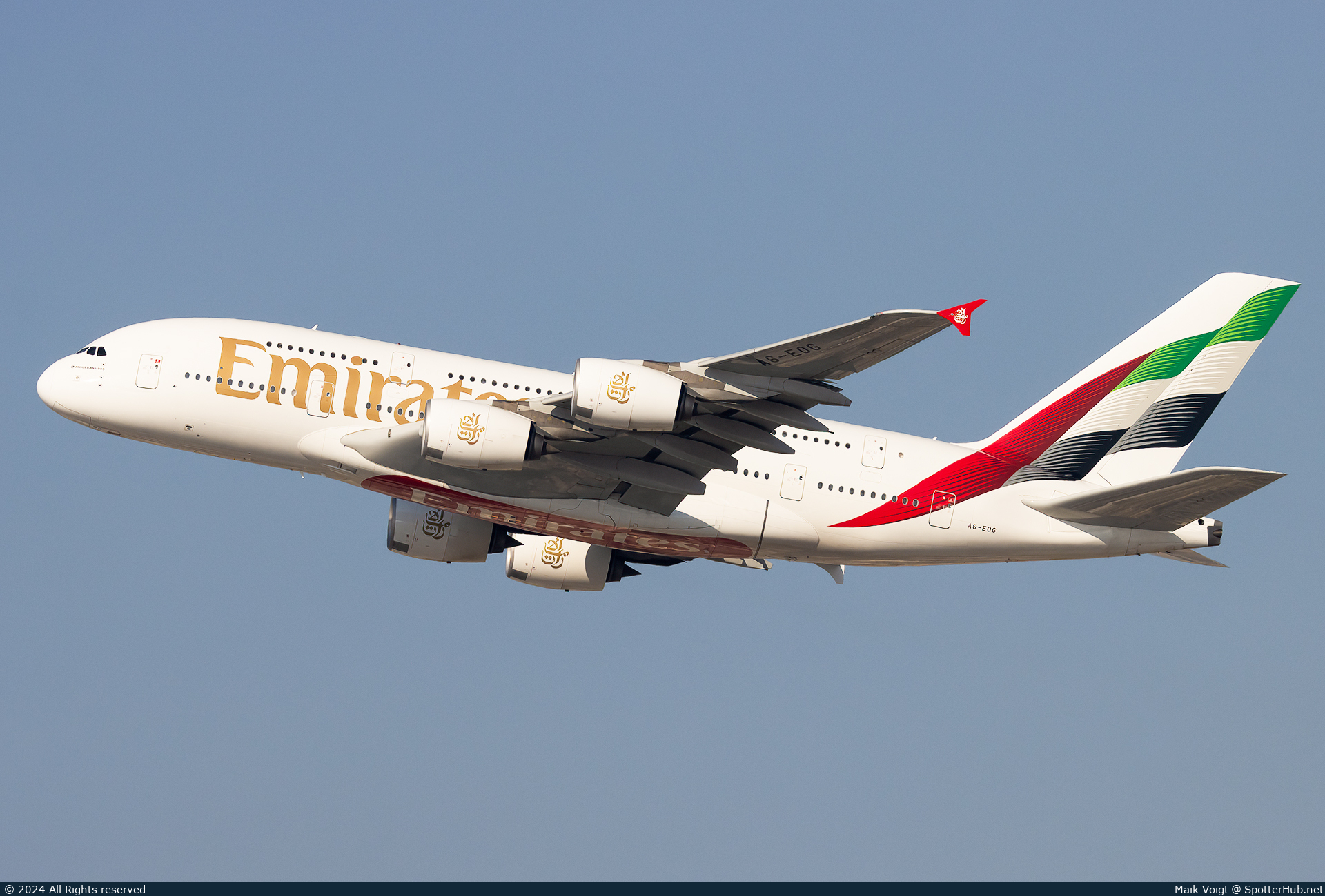 Photo of A6-EOG - Airbus A380-861 operated by Emirates