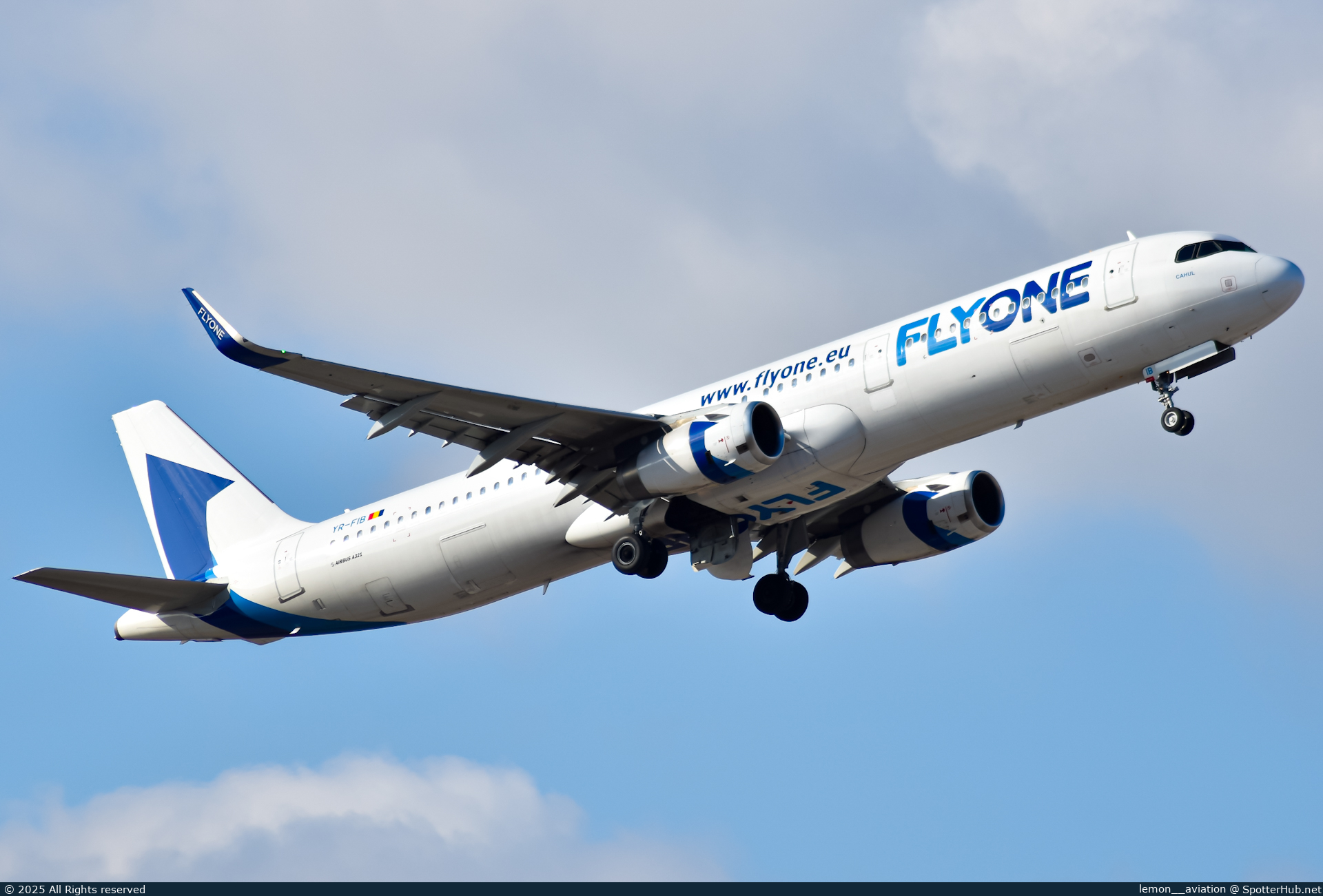 Photo of YR-FIB - Airbus A321-231 operated by FlyOne Romania