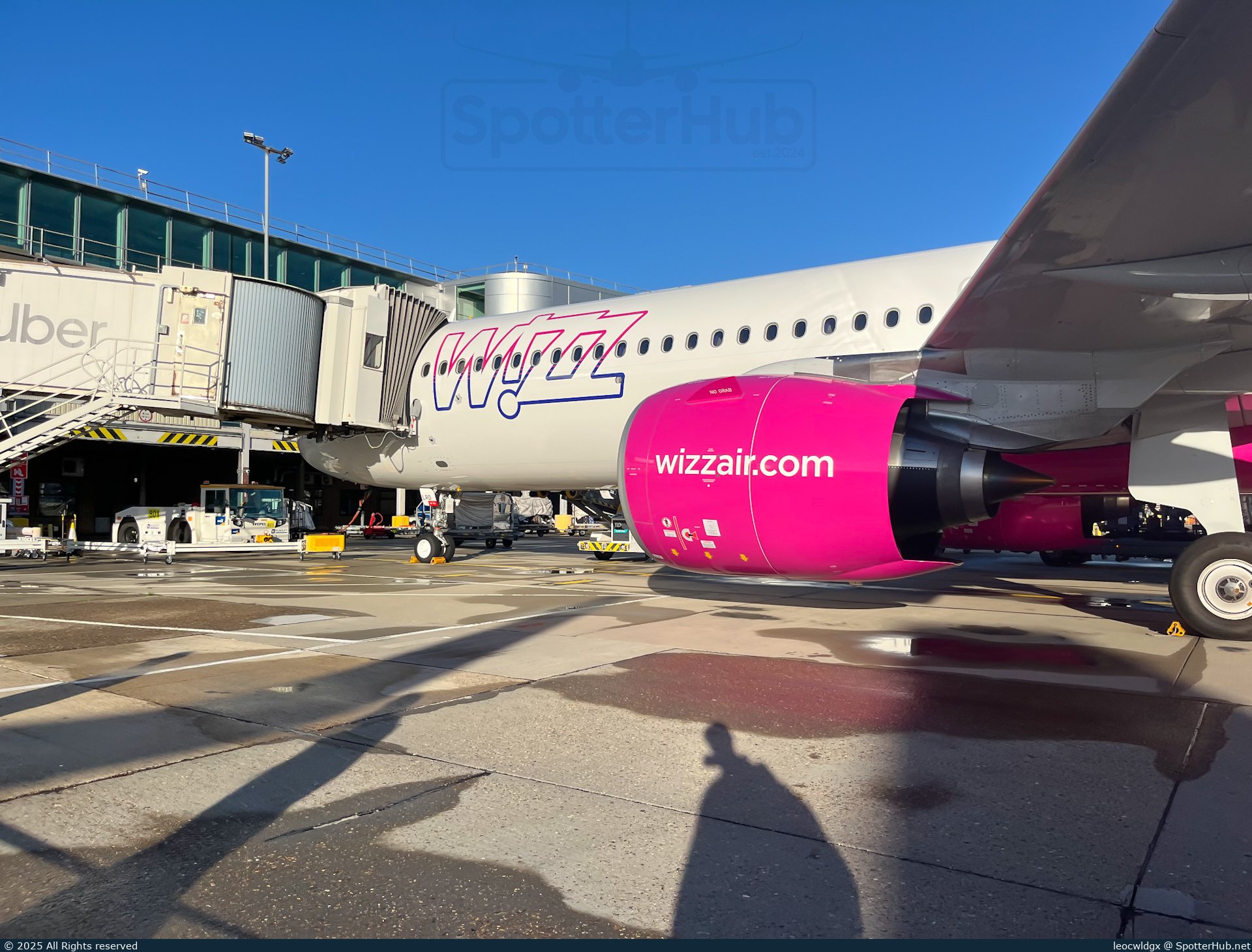 Photo of G-XLRD - Airbus A321-271NY operated by Wizz Air UK