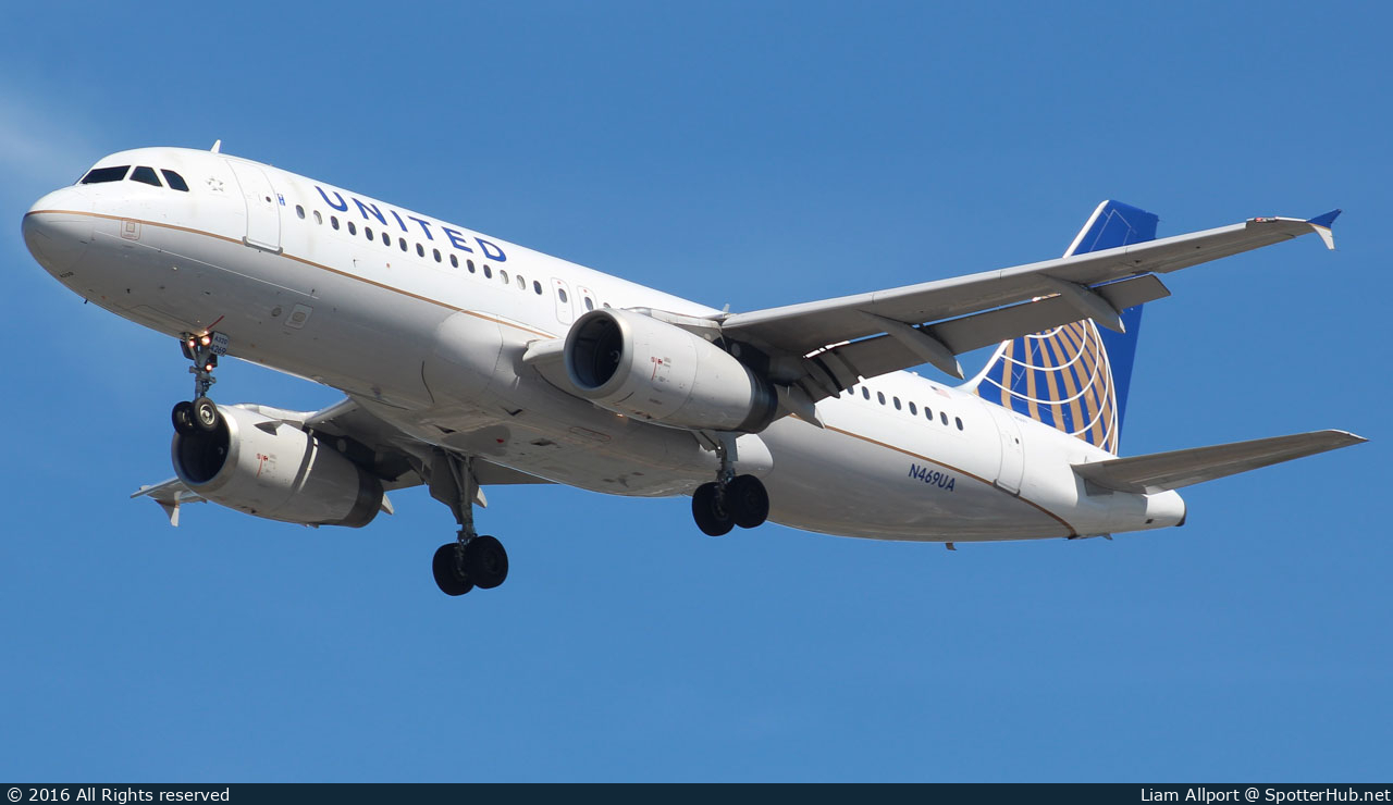 Photo of N469UA - Airbus A320-232 operated by United Airlines