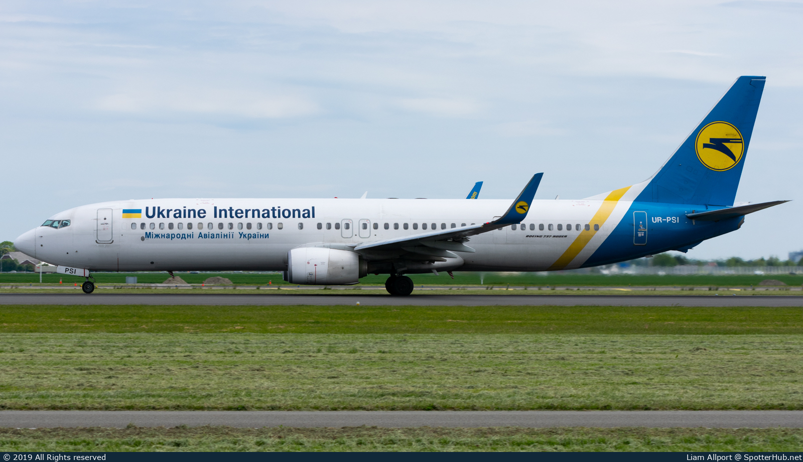 Photo of UR-PSI - Boeing 737-9KV(ER) operated by Ukraine International Airlines