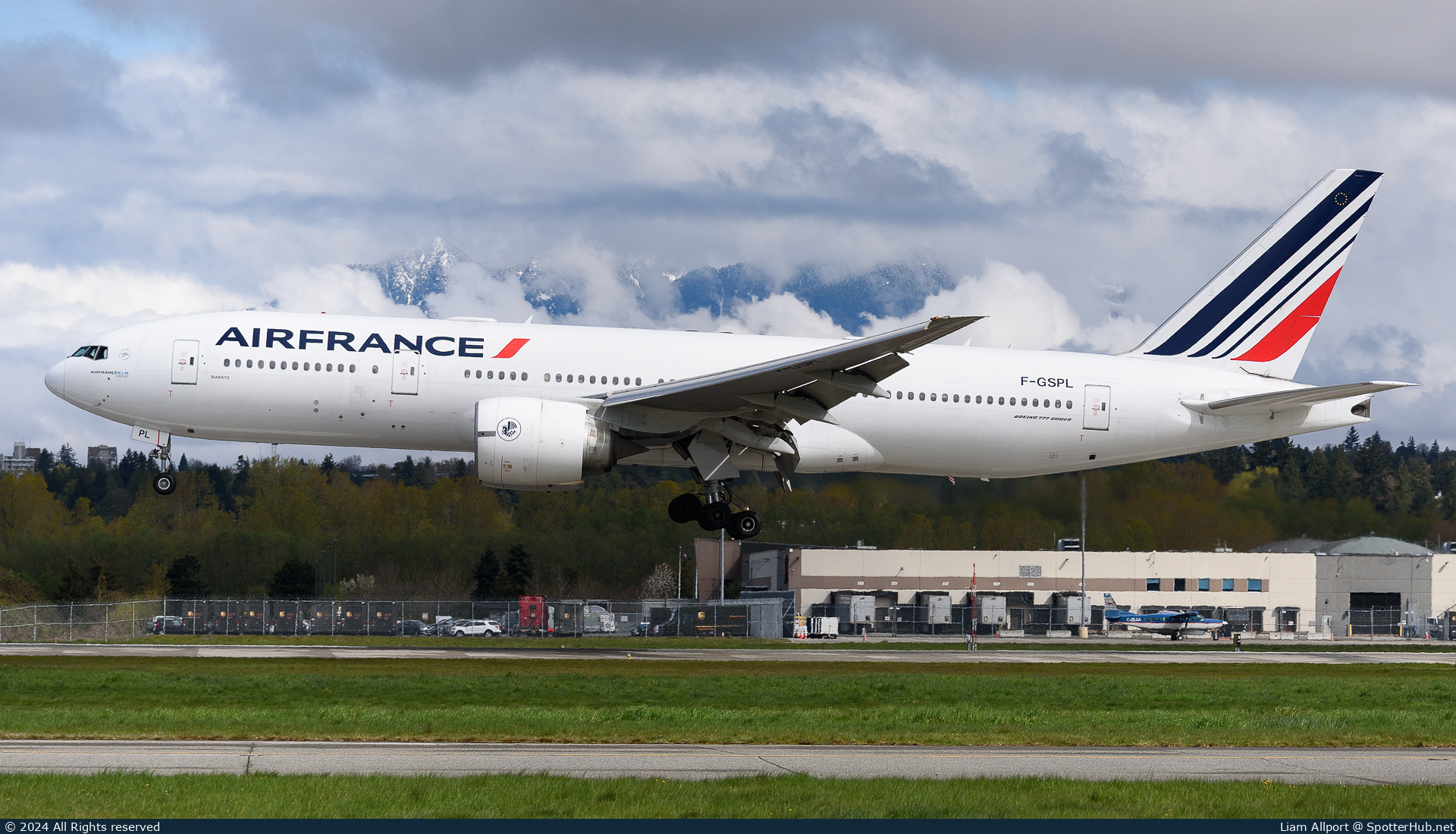 Photo of F-GSPL - Boeing 777-228(ER) operated by Air France