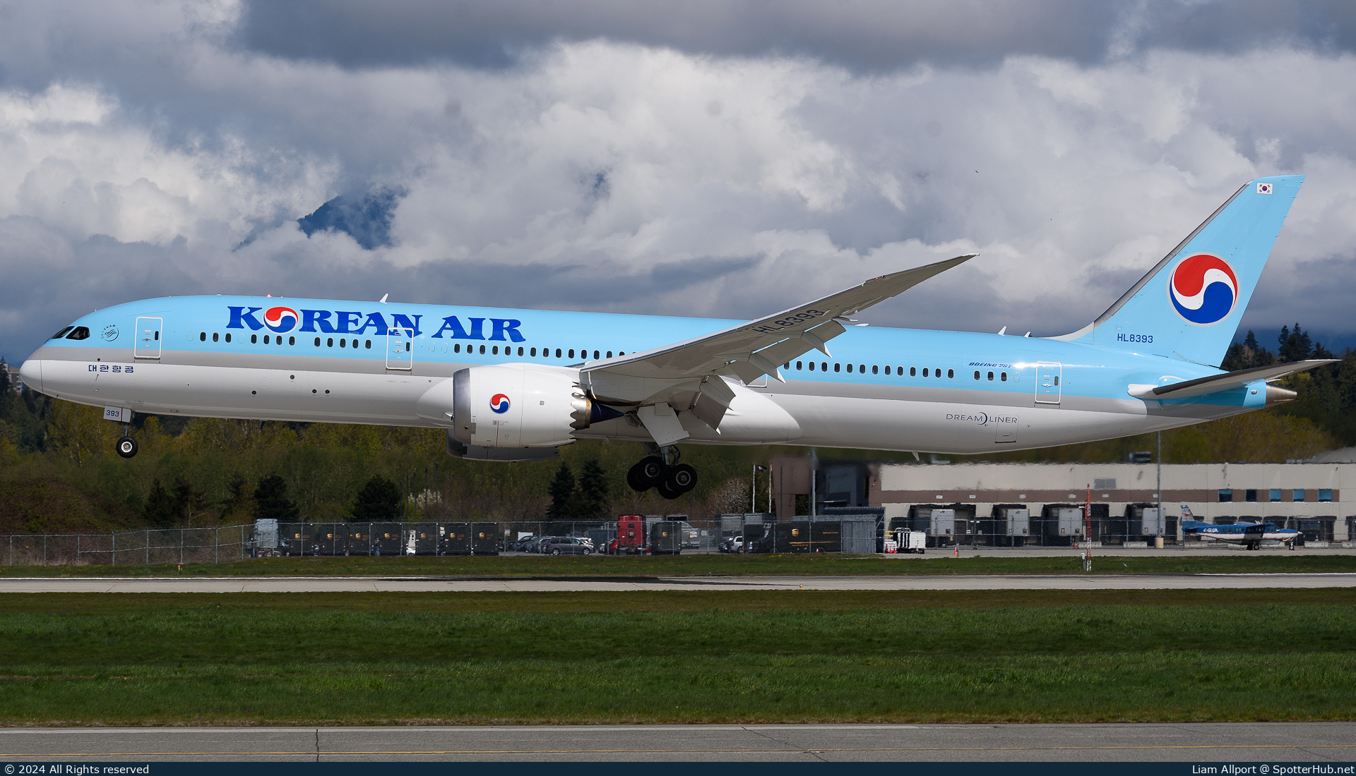 Photo of HL8393 - Boeing 787-9 Dreamliner operated by Korean Air