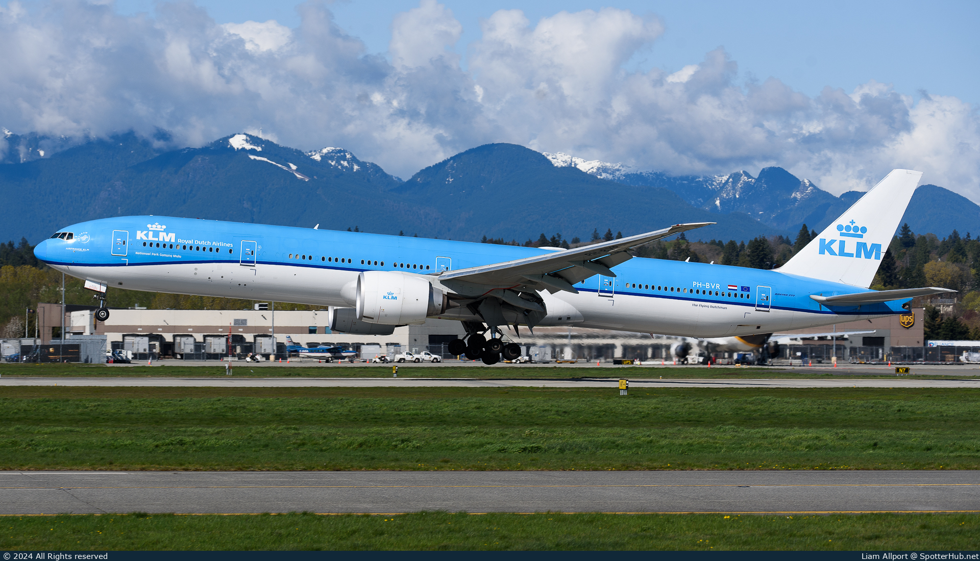 Photo of PH-BVR - Boeing 777-306(ER) operated by KLM Royal Dutch Airlines