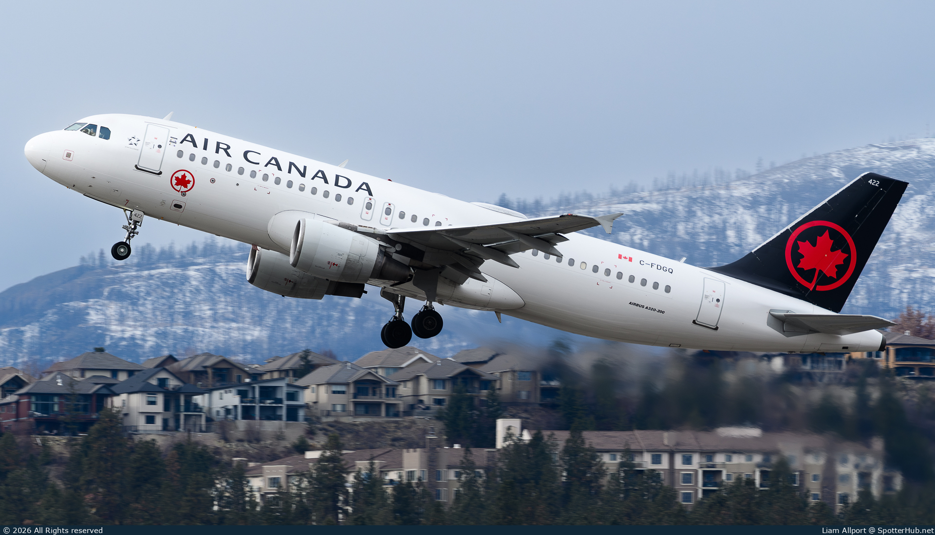 Photo of C-FDGQ - Airbus A320-214 operated by Air Canada