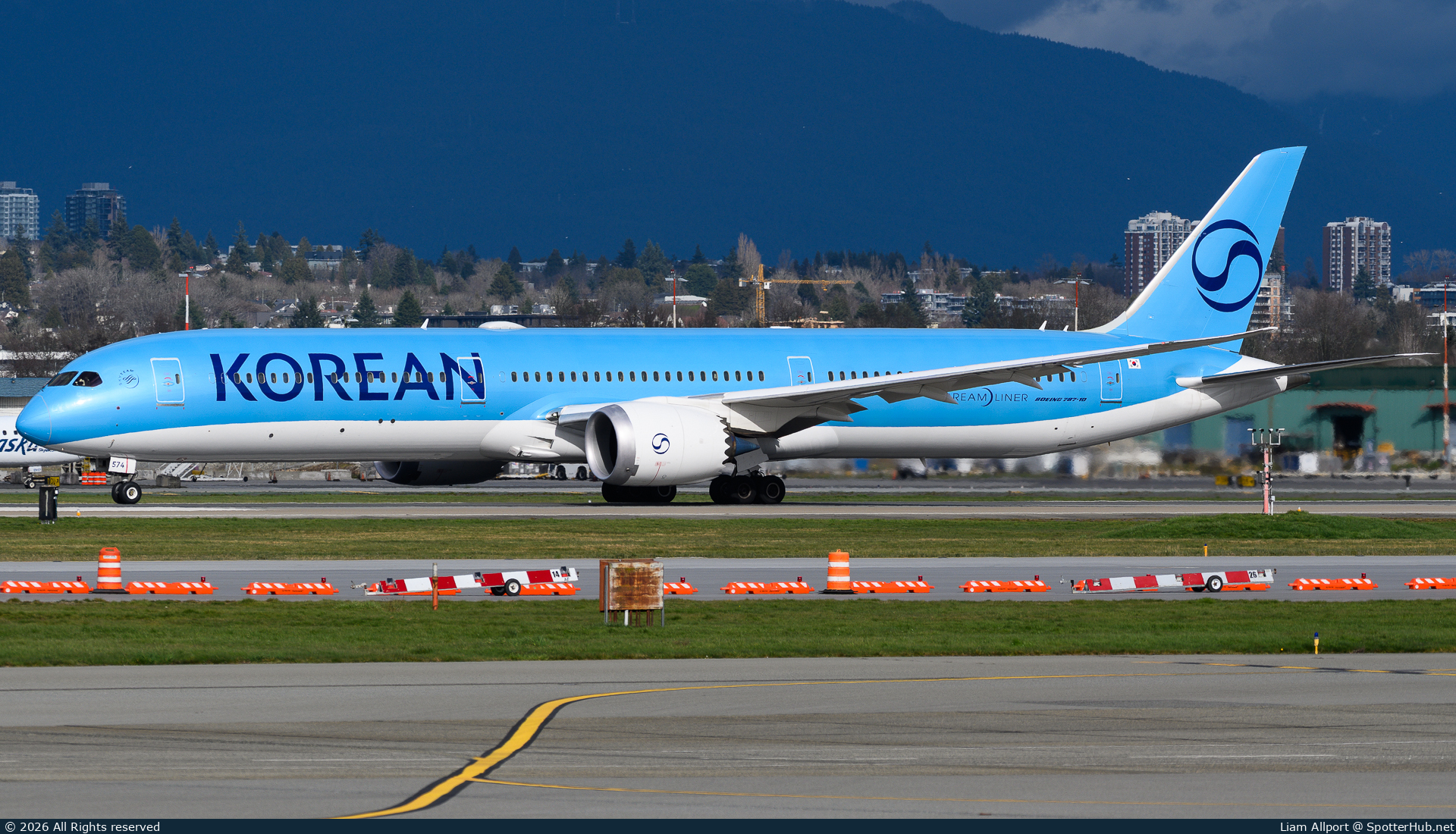 Photo of HL8574 - Boeing 787-10 Dreamliner operated by Korean Air