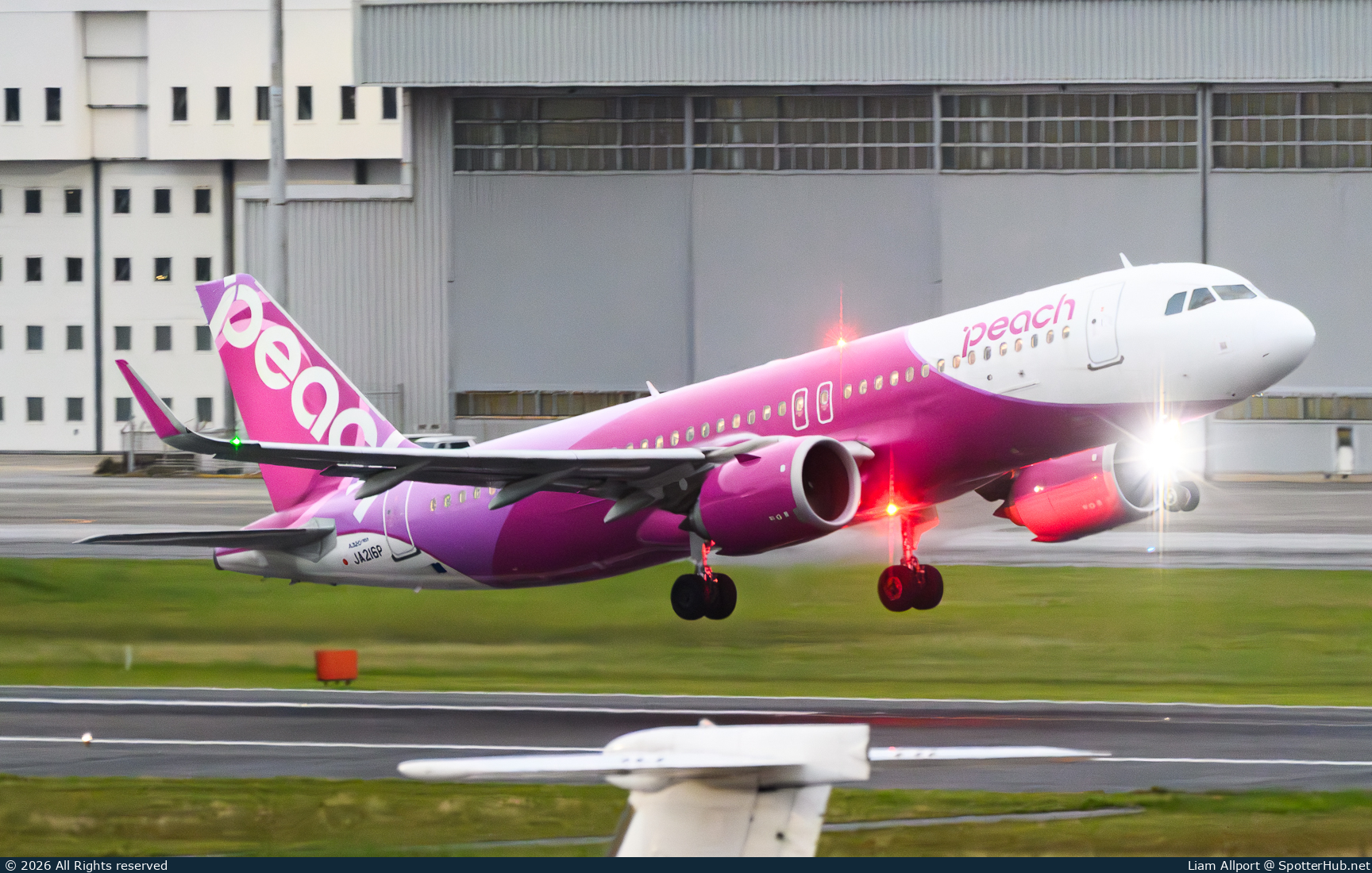 Photo of JA216P - Airbus A320-251N operated by Peach Aviation