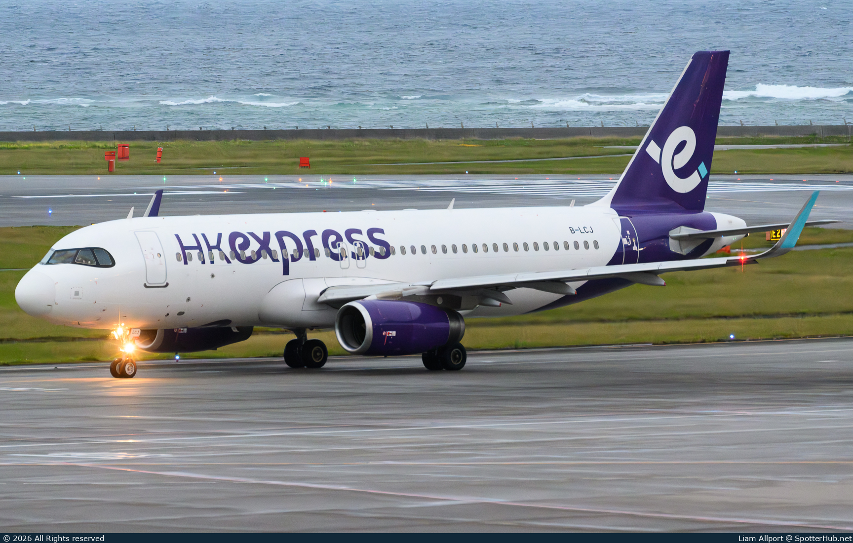 Photo of B-LCJ - Airbus A320-232 operated by Hong Kong Express