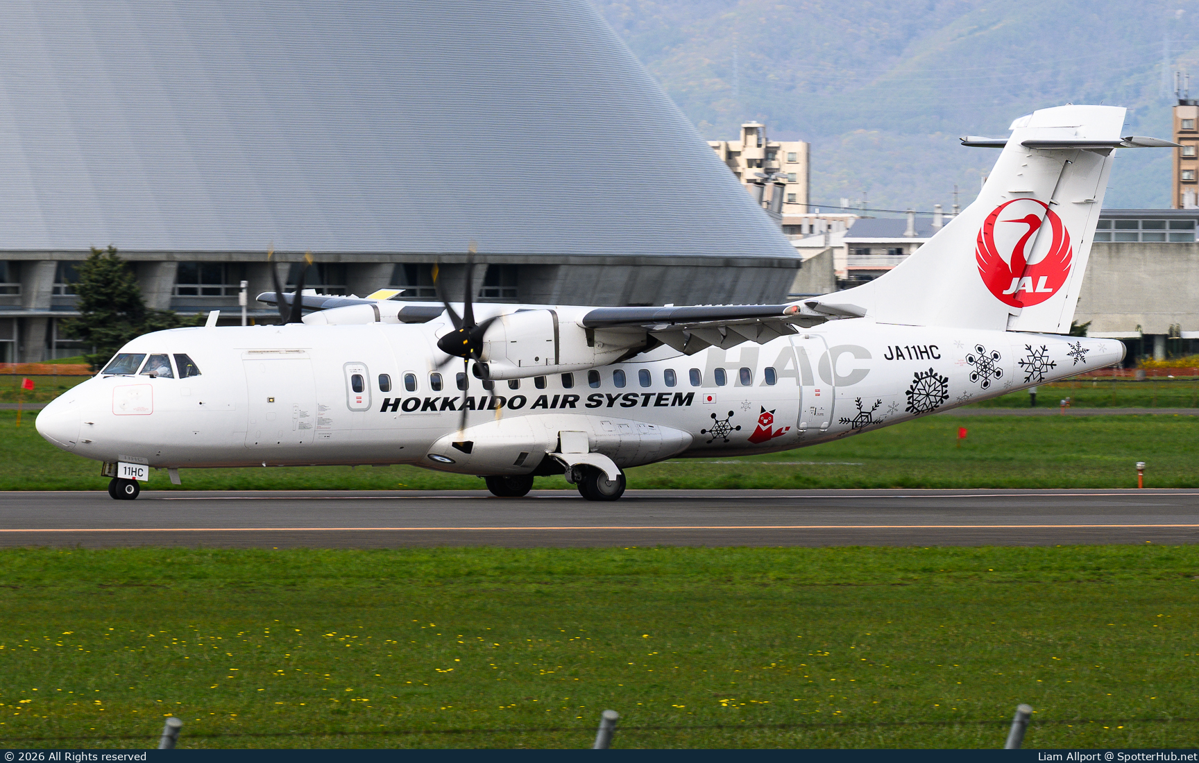 Photo of JA11HC - ATR 42-600 operated by Hokkaido Air System