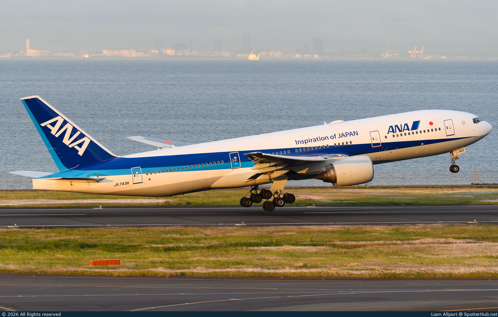Photo of JA743A - Boeing 777-281(ER) operated by ANA All Nippon Airways