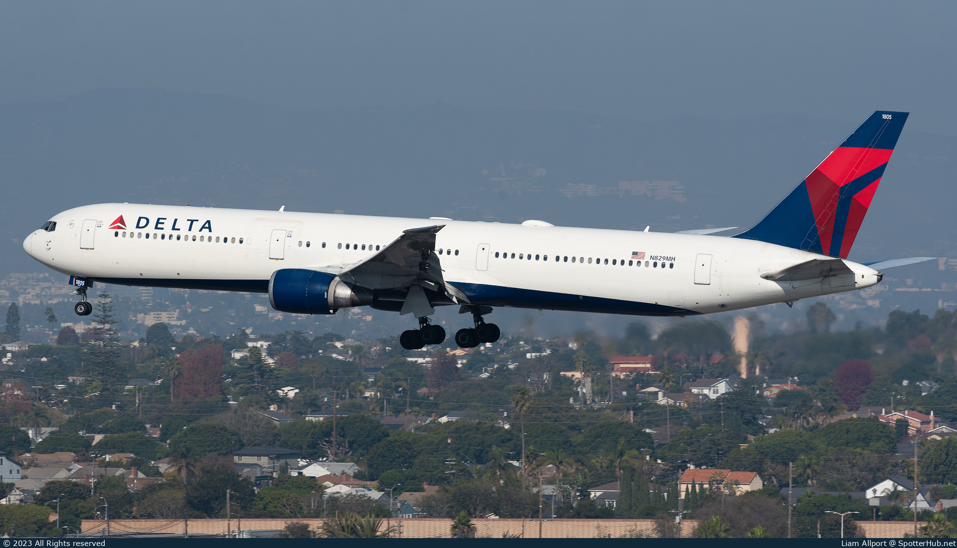 Photo of N829MH - Boeing 767-432(ER) operated by Delta Air Lines