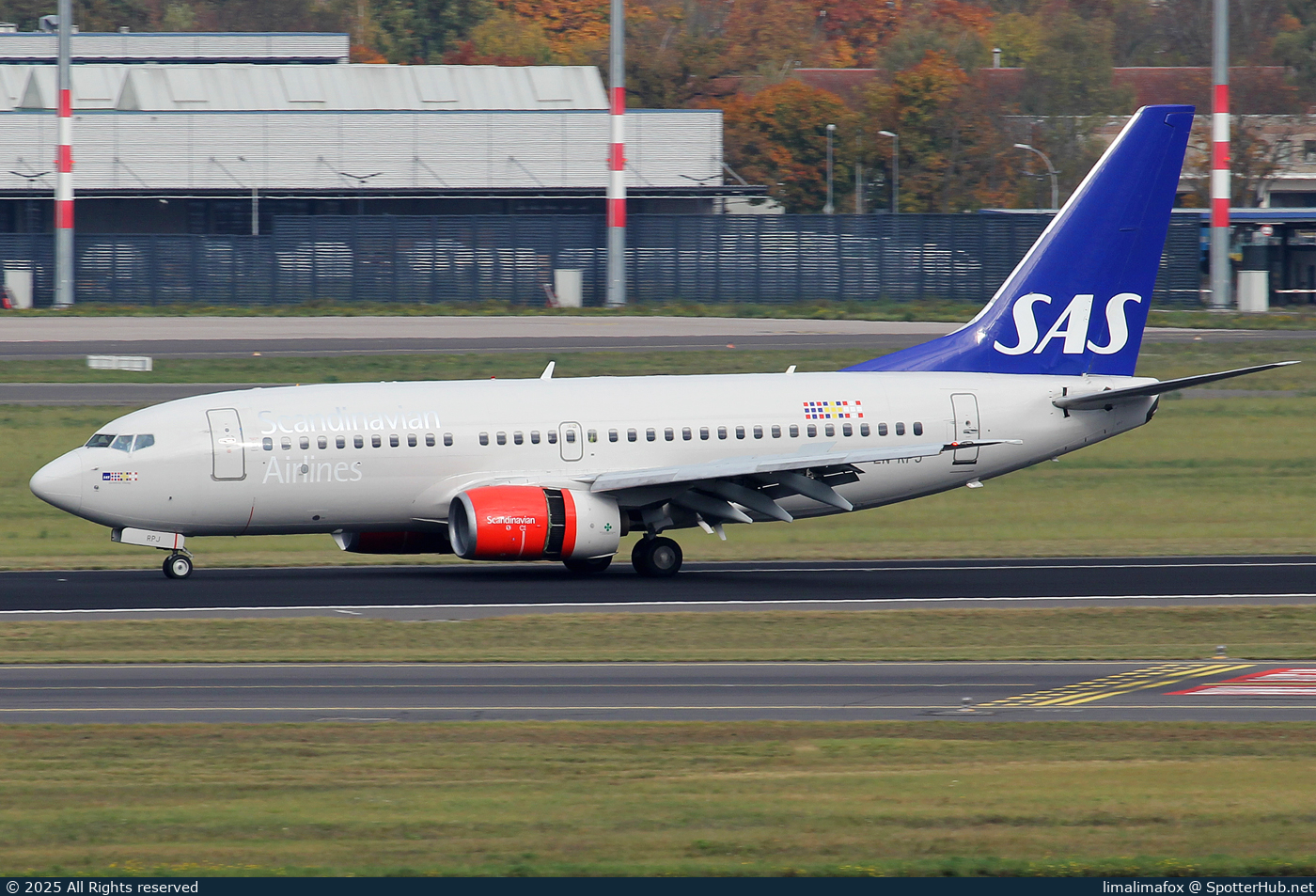 Photo of LN-RPJ - Boeing 737-783 operated by SAS Scandinavian Airlines