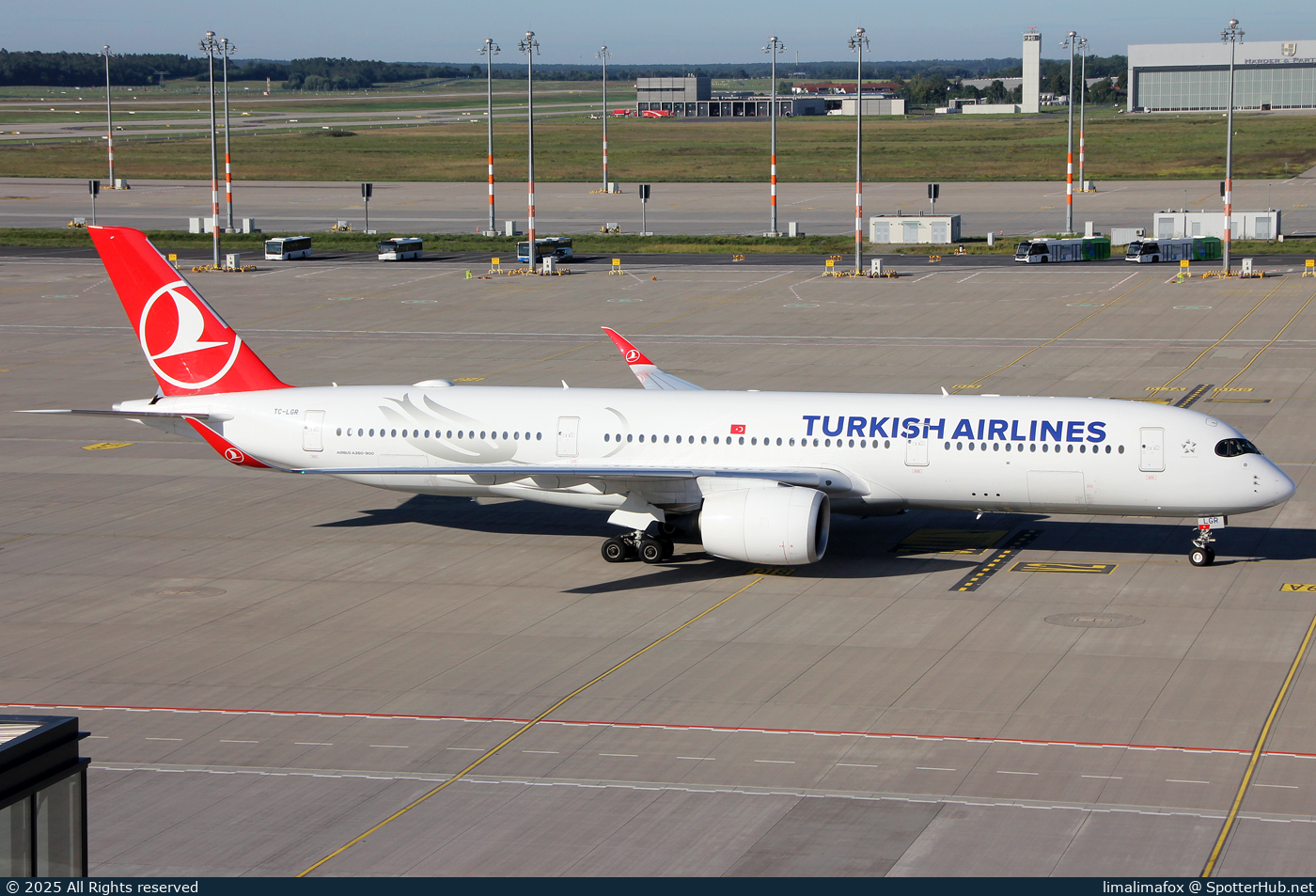 Photo of TC-LGR - Airbus A350-941 operated by Turkish Airlines