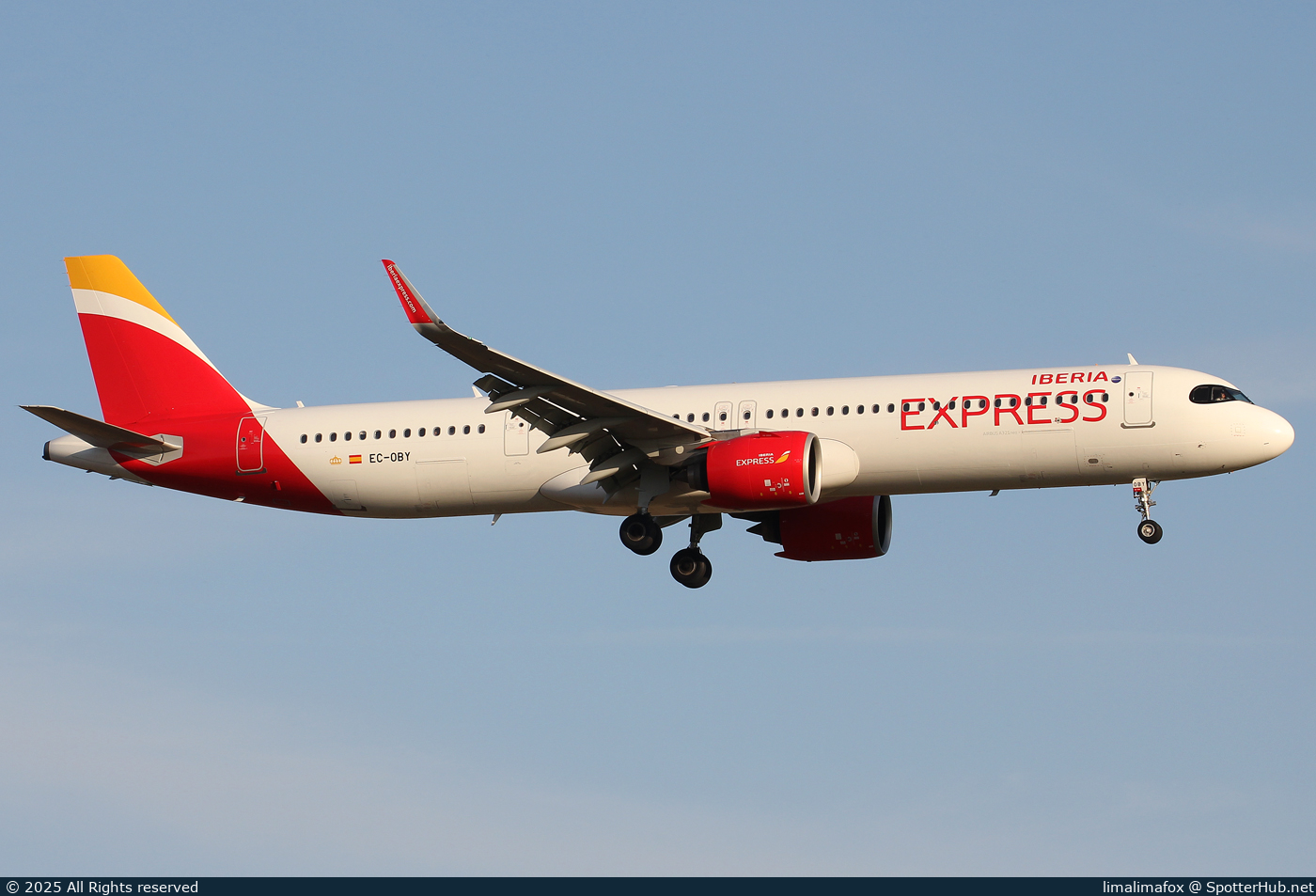 Photo of EC-OBY - Airbus A321-271NX operated by Iberia Express