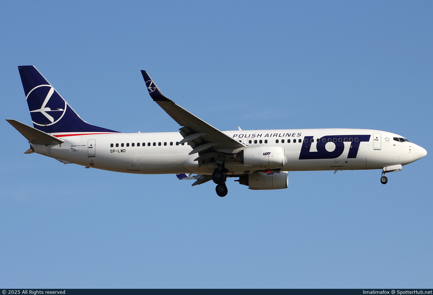 Photo of SP-LWD - Boeing 737-89P operated by LOT Polish Airlines
