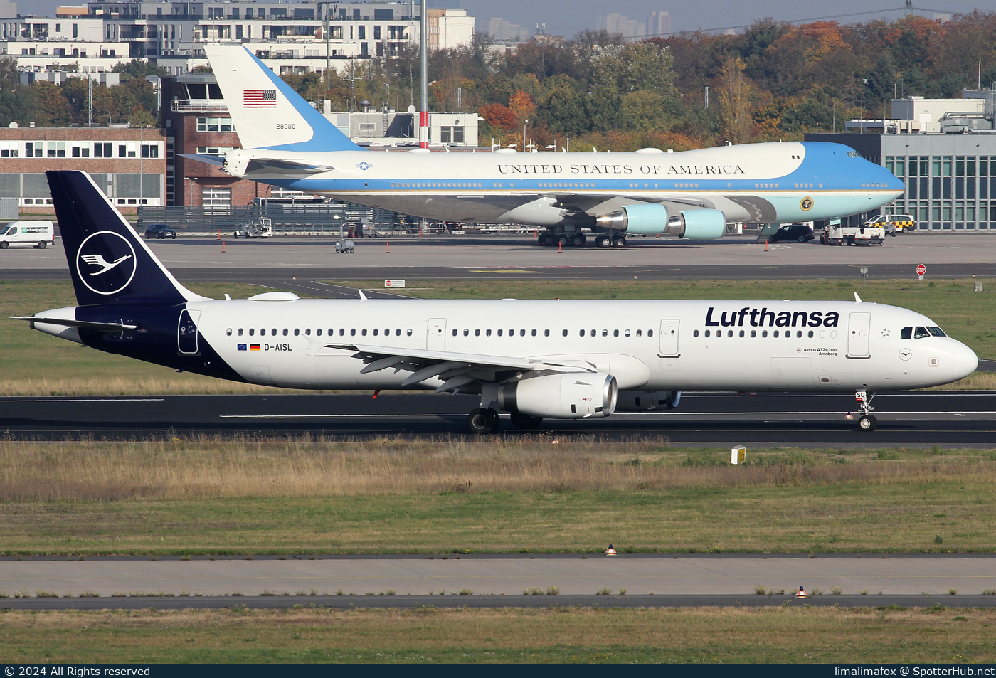 Photo of D-AISL - Airbus A321-231 operated by Lufthansa