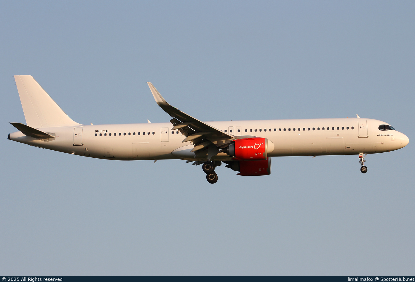 Photo of 9H-PEC - Airbus A321-251NX operated by SkyUp Europe