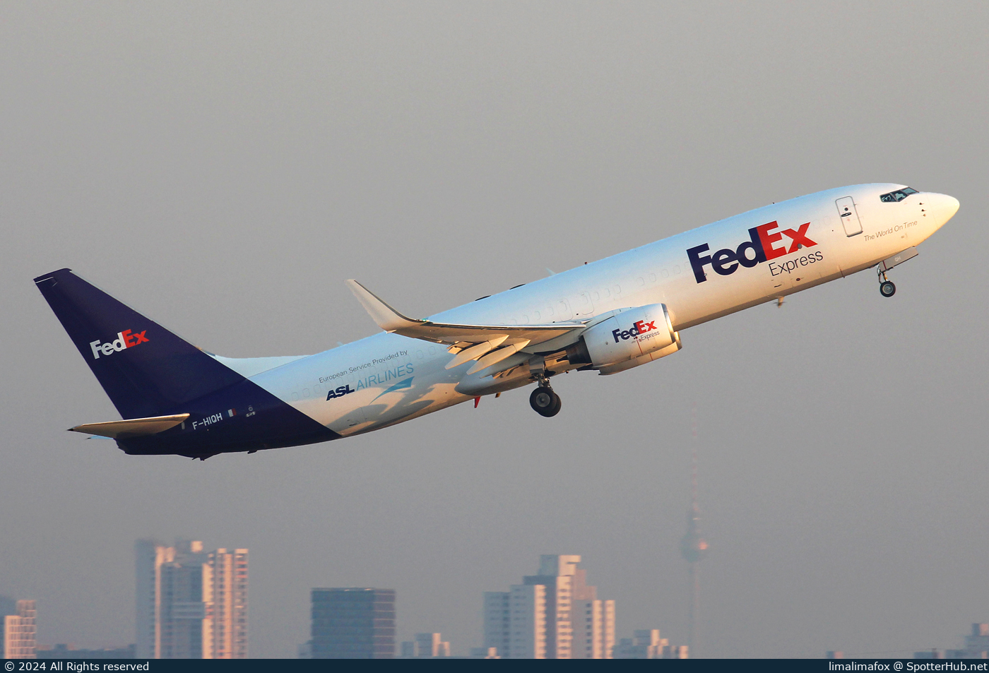 Photo of F-HIQH - Boeing 737-86N(BCF) operated by FedEx (opb ASL Airlines France)