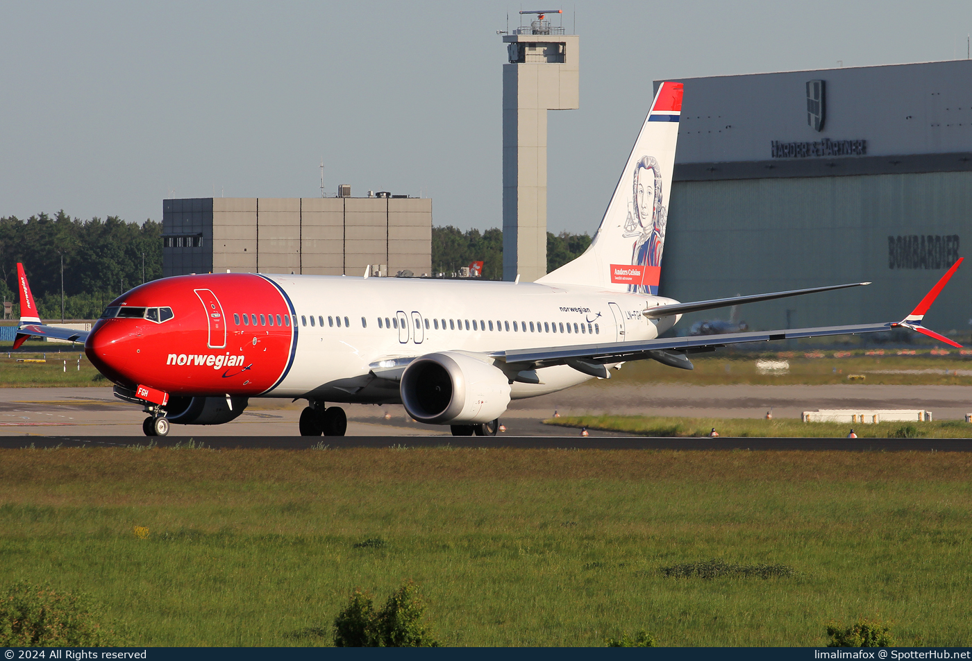 Photo of LN-FGH - Boeing 737 MAX 8 operated by Norwegian Air Shuttle