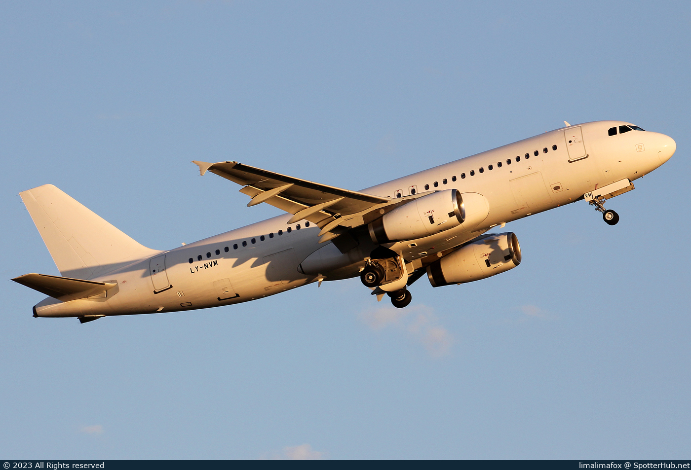 Photo of LY-NVM - Airbus A320-232 operated by Avion Express