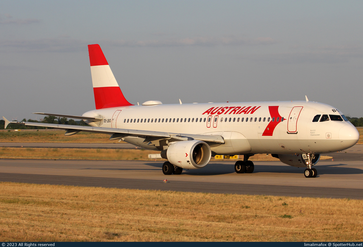 Photo of OE-LBO - Airbus A320-214 operated by Austrian Airlines