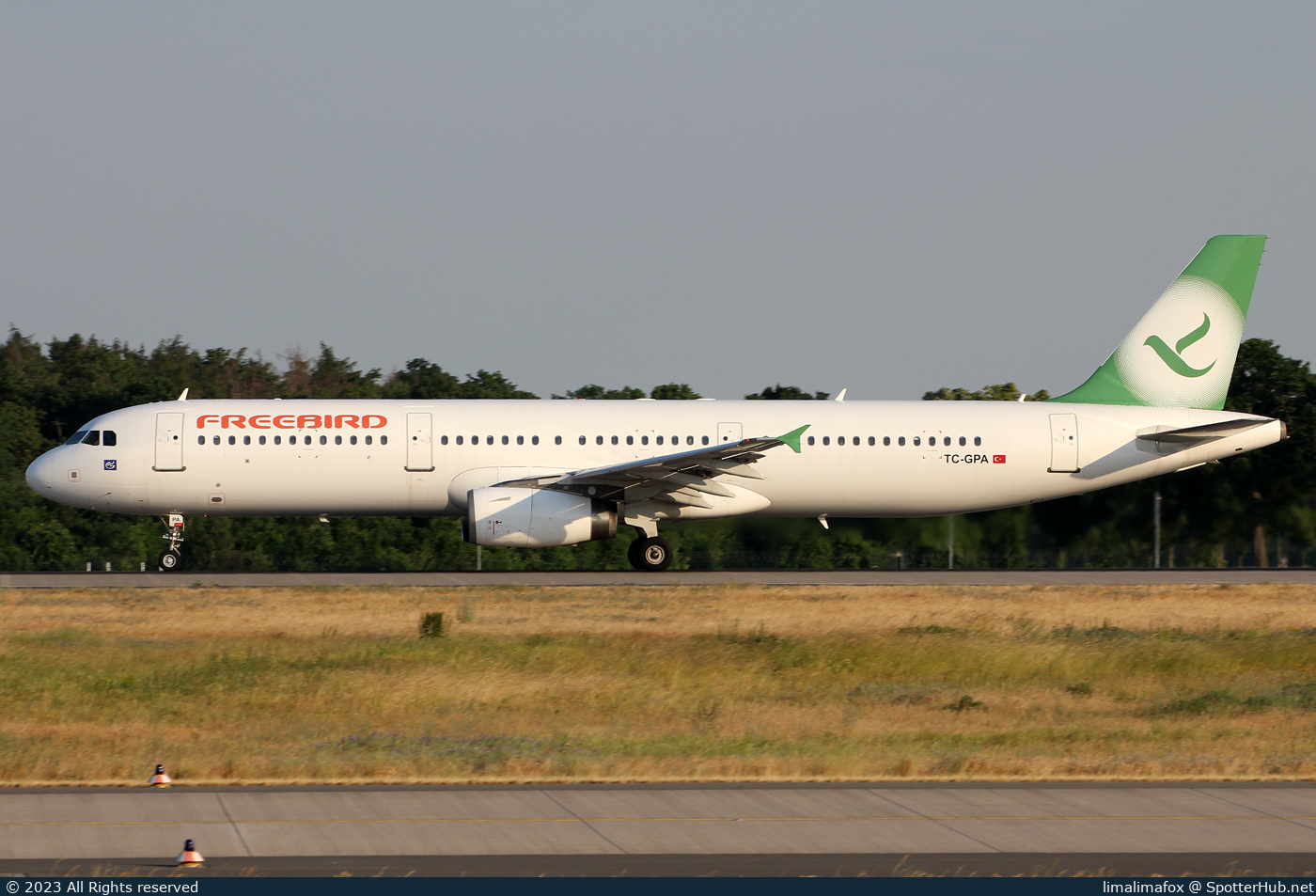 Photo of TC-GPA - Airbus A321-231 operated by Freebird Airlines (opb BBN Airlines)