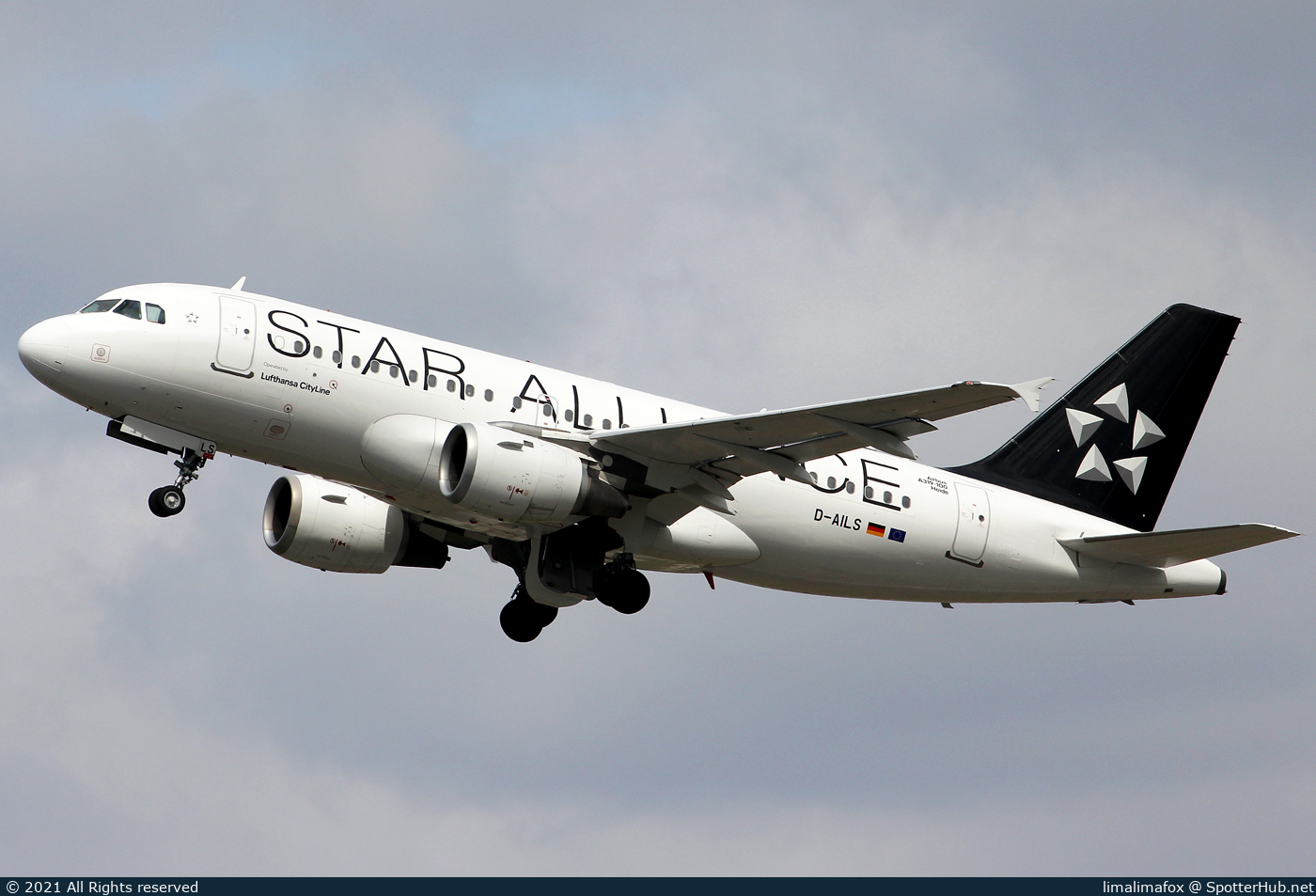 Photo of D-AILS - Airbus A319-114 operated by Lufthansa CityLine