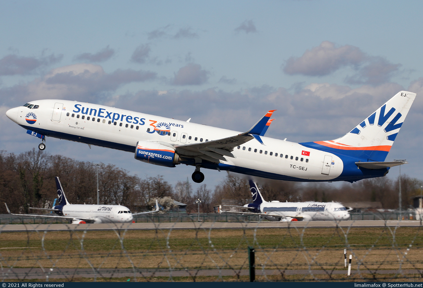 Photo of TC-SEJ - Boeing 737-8HC operated by SunExpress