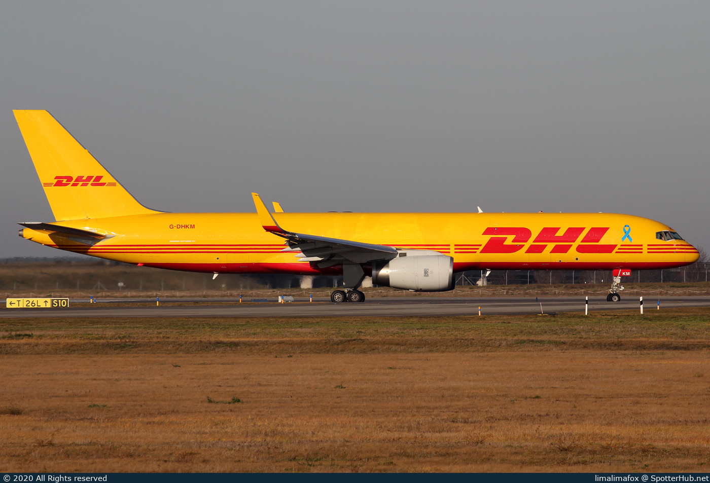 Photo of G-DHKM - Boeing 757-223(PCF) operated by DHL Air